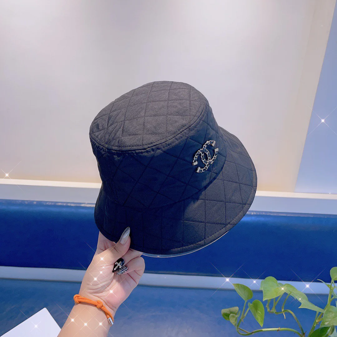 Chanel - Рыбацкая шляпа с ромбовидным узором