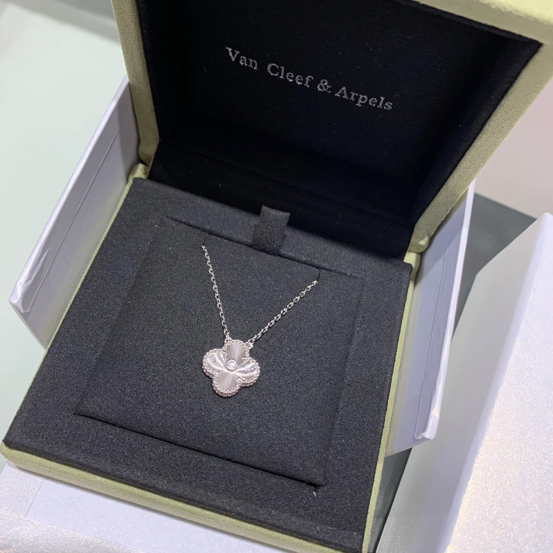 Van Vek - Колье 072