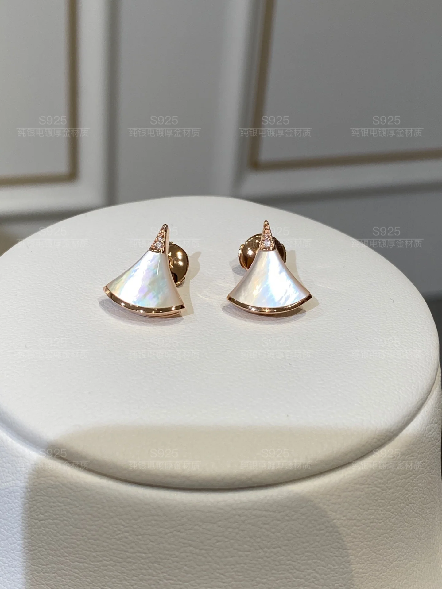 Серьги Bvlgari 031