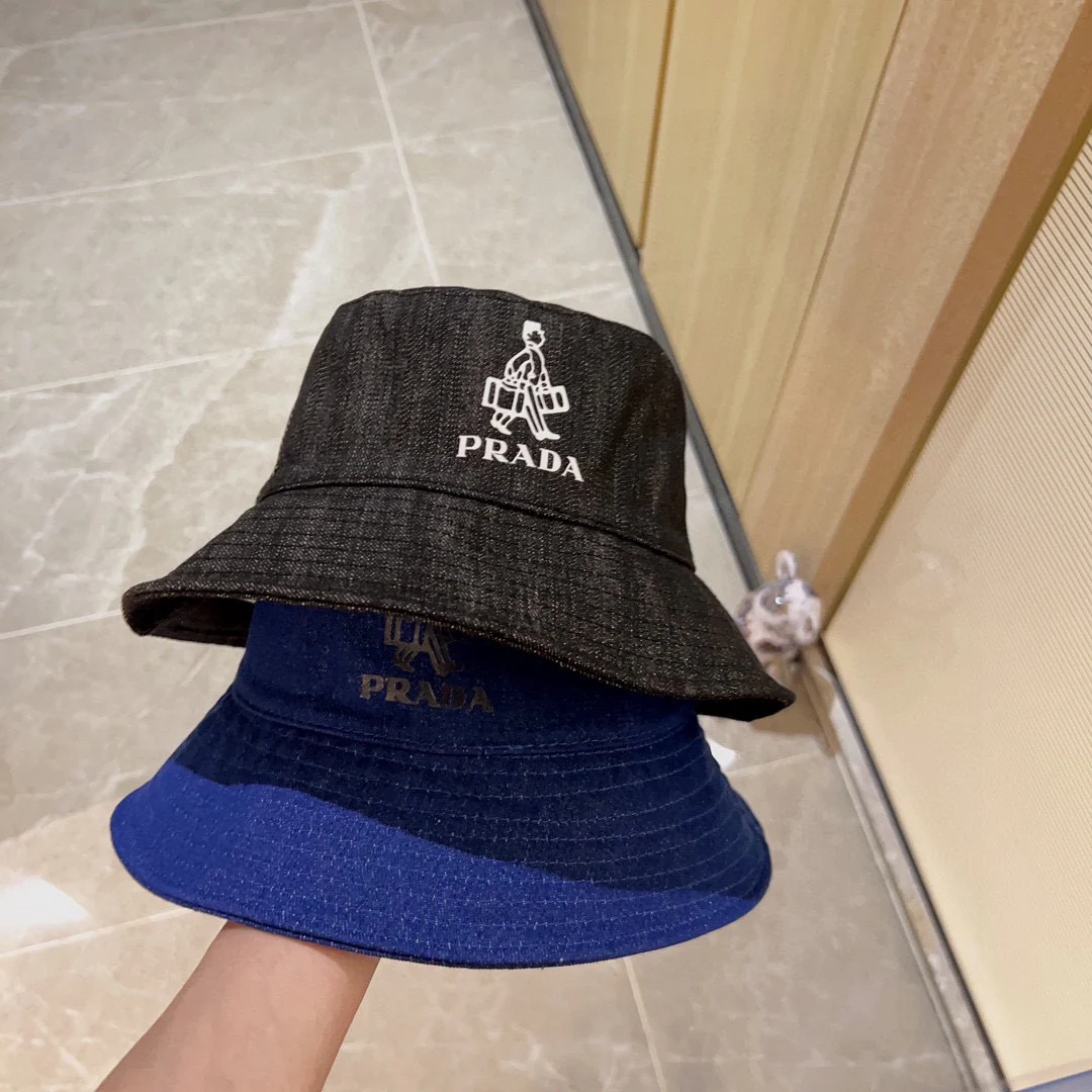 Новинка сезона весна/лето 2023 от Prada - Двусторонняя джинсовая панама - Черная