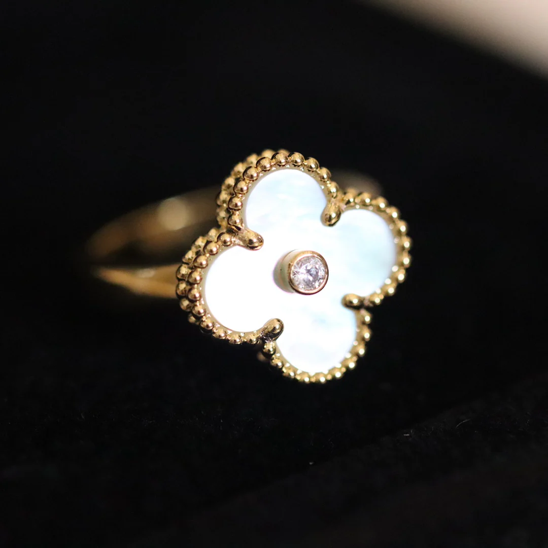 Ван Век - Кольцо 068