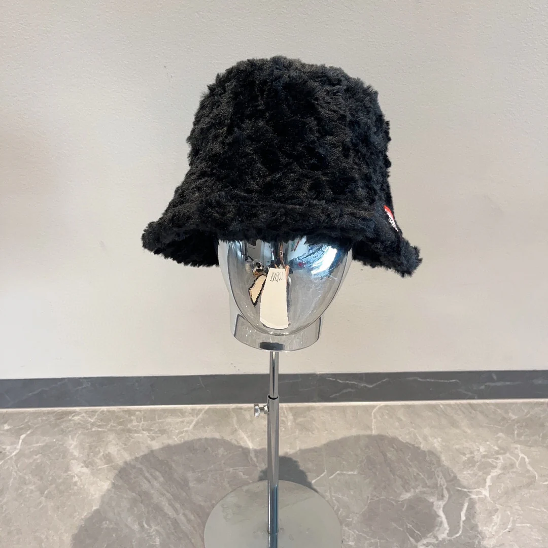 Miu Miu - Новая рыбацкая шапка из кроличьего меха, осень/зима - черная