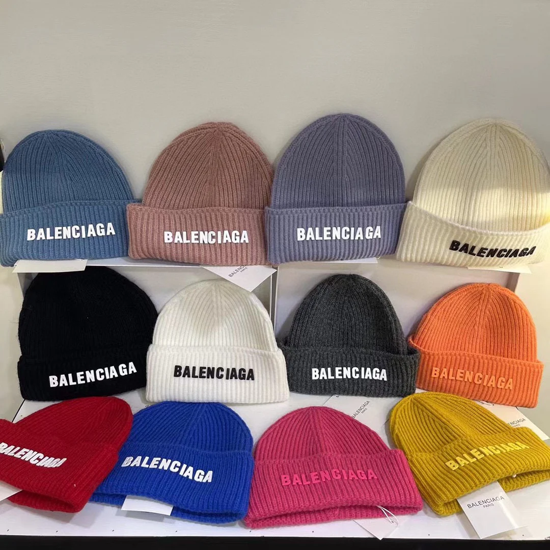 Balenciaga - Разноцветная вязаная шапка-бини