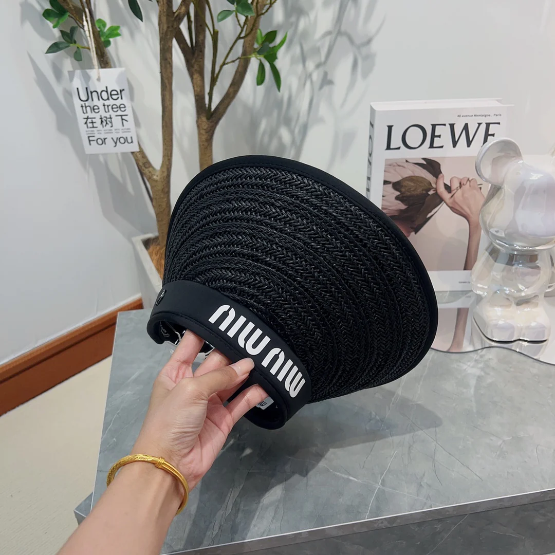 Новинка лета 2023 от Miu Miu - Соломенная шляпа-козырек - Солнцезащитная шляпа - Черная