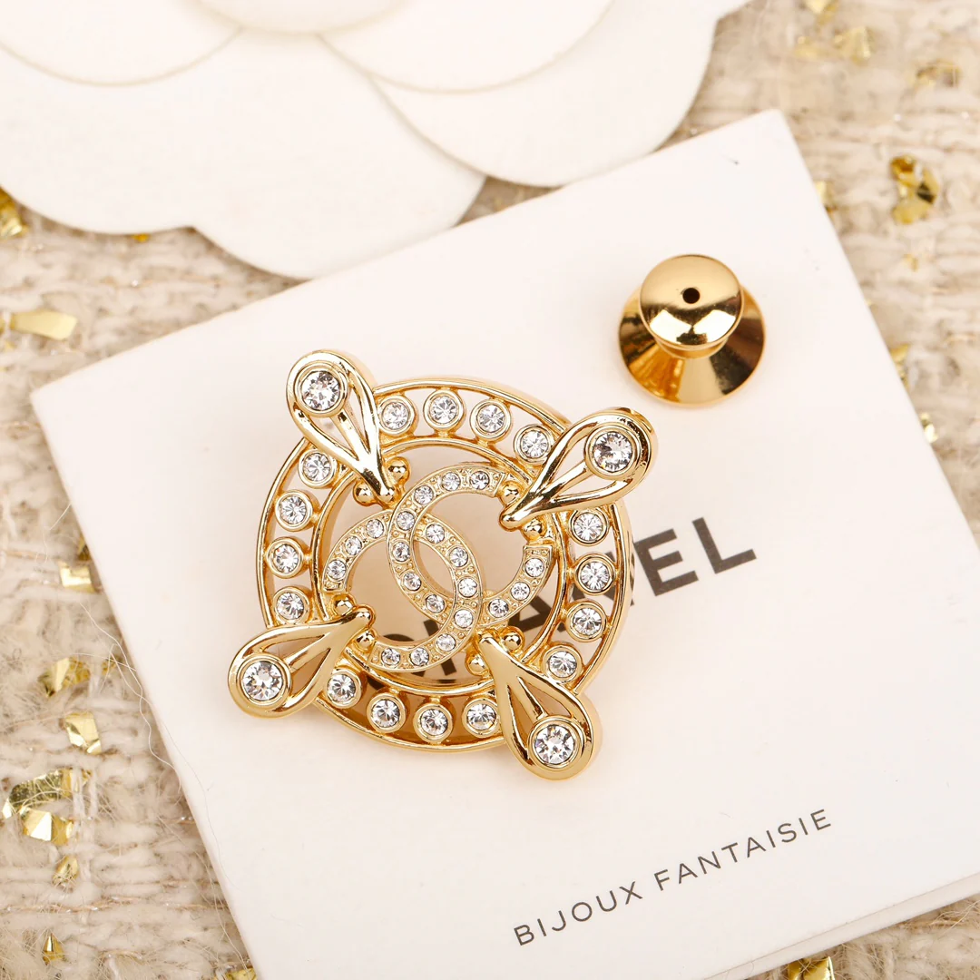 Брошь Chanel 126