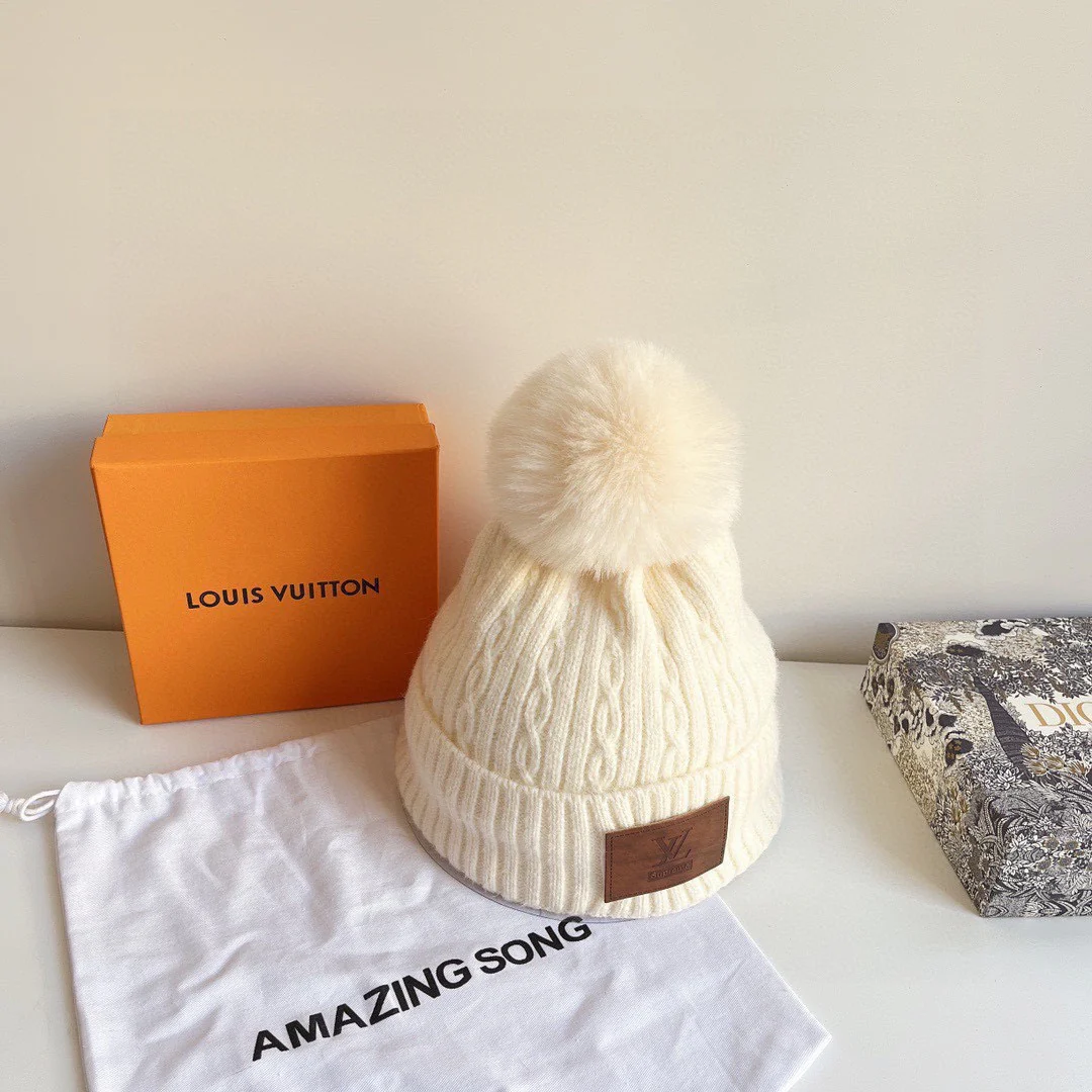 Шапка LV