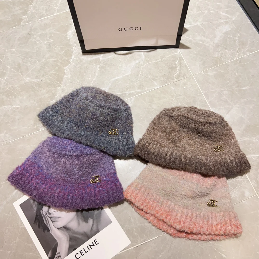 Новая кашемировая рыбацкая шляпа Chanel сезона осень/зима 2023, розовая.