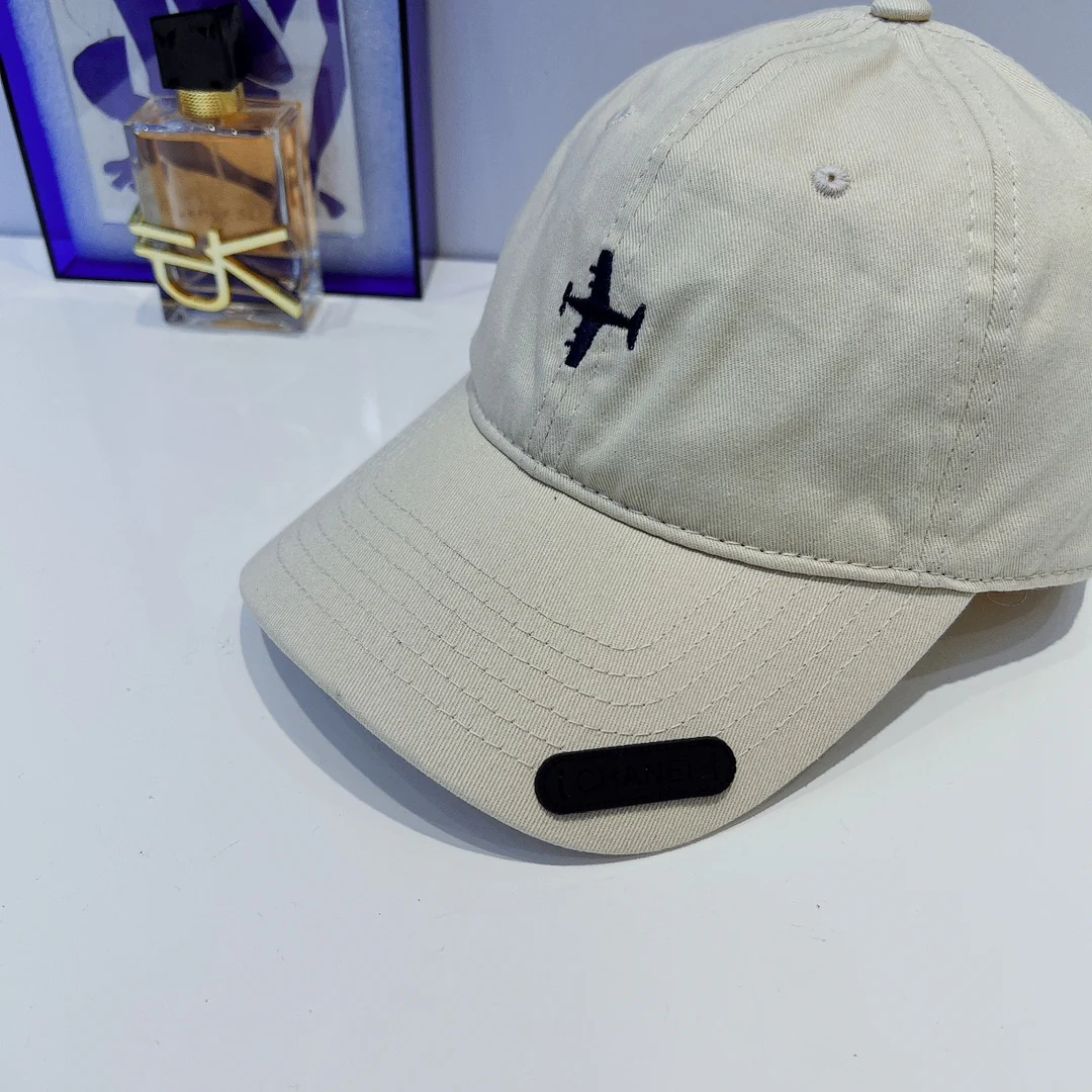 Новинка 2022 года от Chanel - кепка-?утиный клюв? - 6