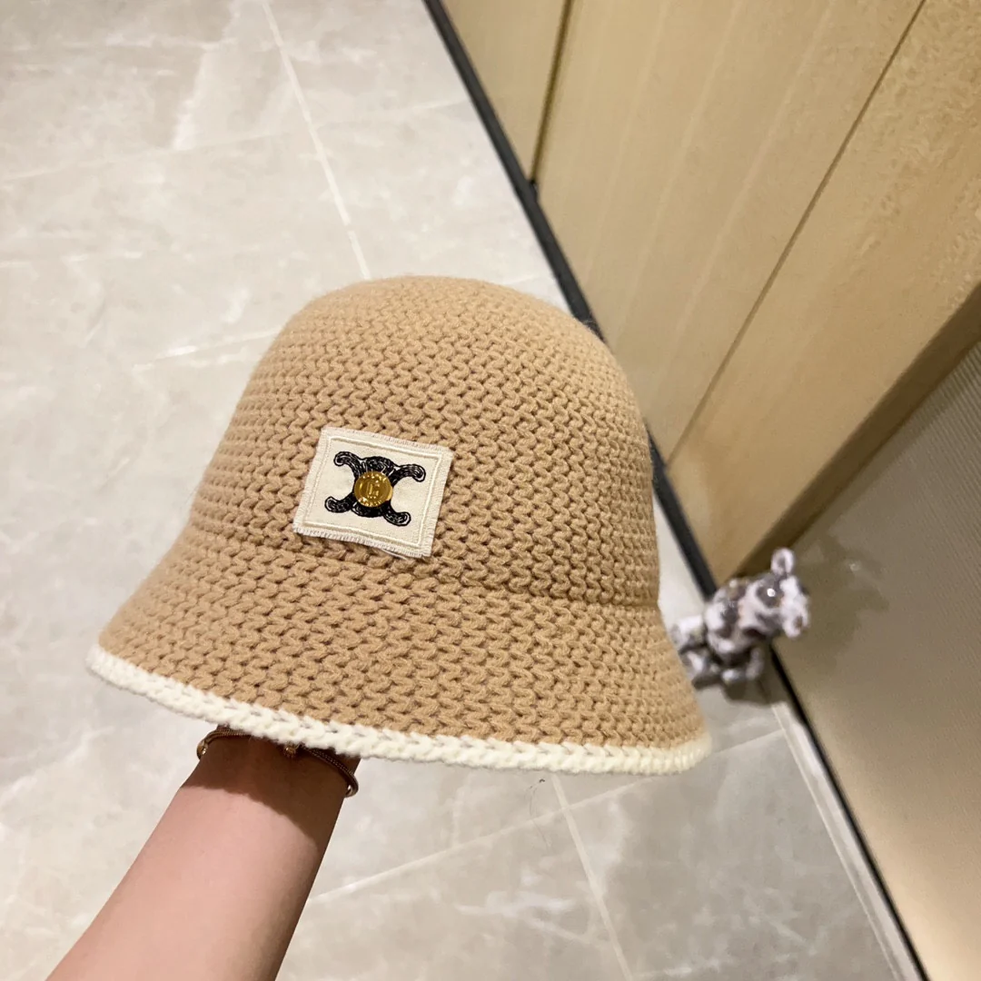 Шляпа рыбака с бахромой в стиле Chanel, 2023 год, бренд Sai C, цвет хаки.