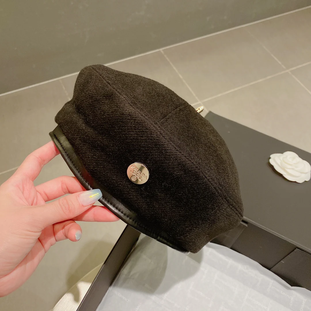 Prada - Шерстяной берет - Черный