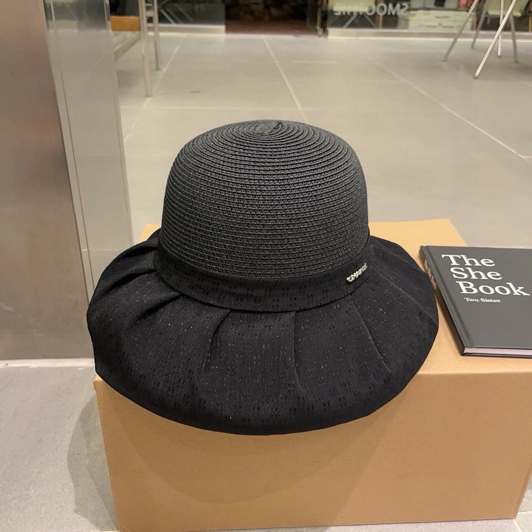 Плиссированная шляпа из органзы Chanel - черная