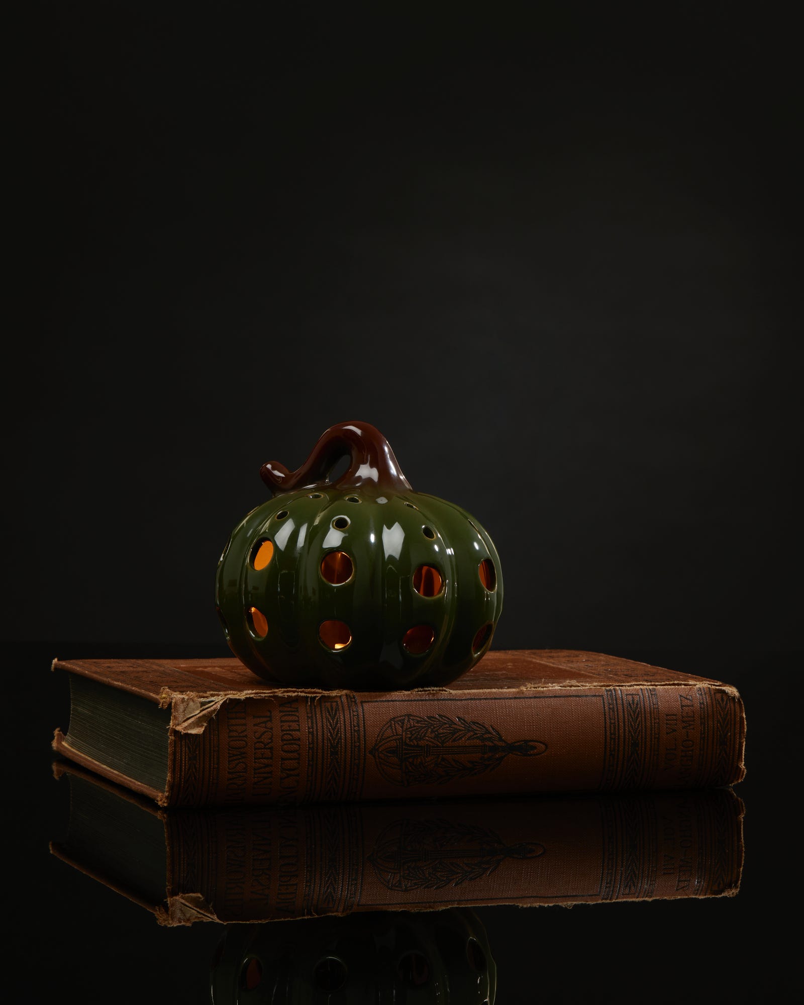 Glowing Pumpkin Small Ceramic LED