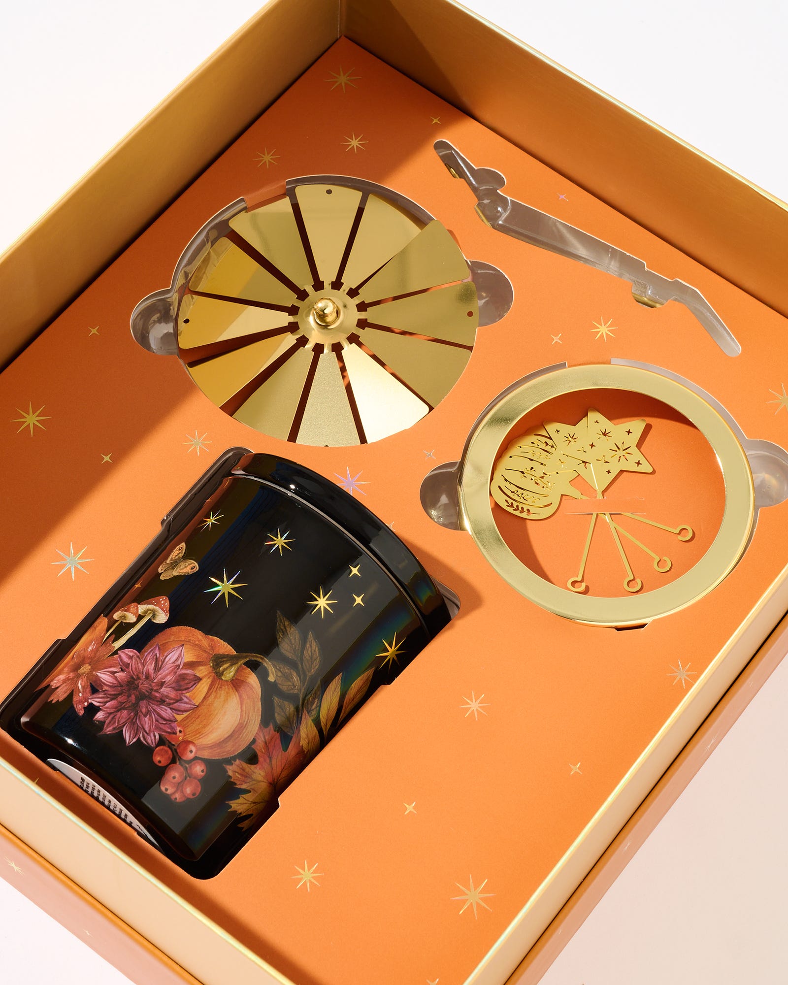 Purrfect Pumpkin Soy Blend Scented Candle 330g with Pumpkin and Star Ornaments