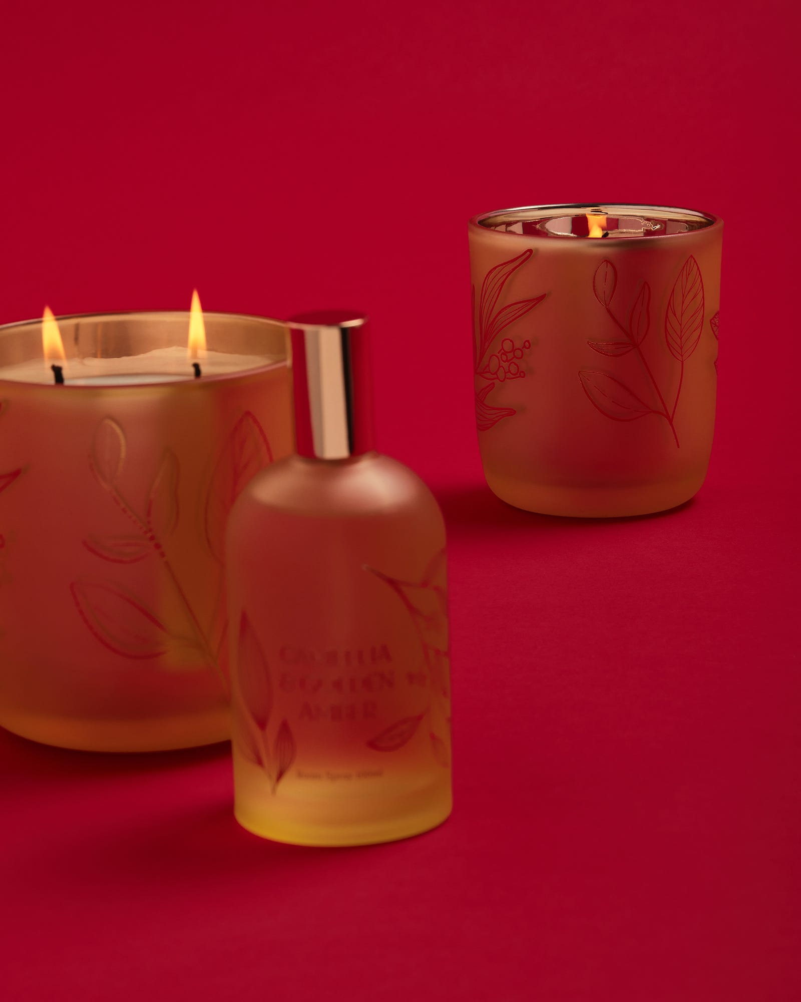 Camellia & Golden Amber 200g Candle - Lush Botanicals