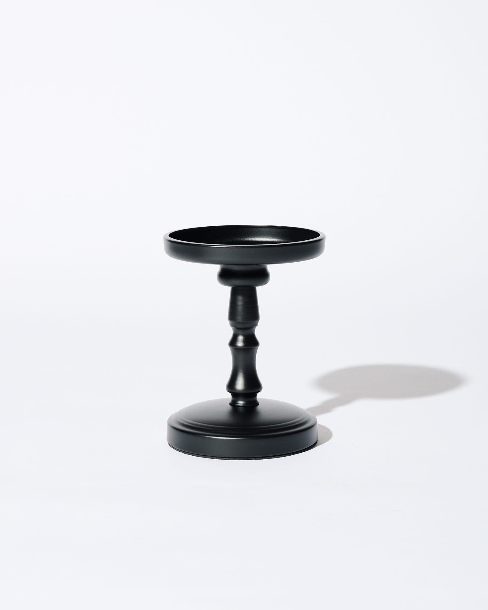 Black Metal Pillar Holder