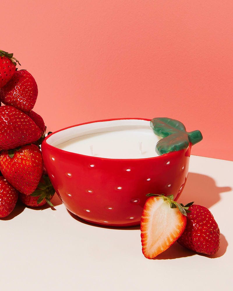 Strawberry Crush Candle 230g