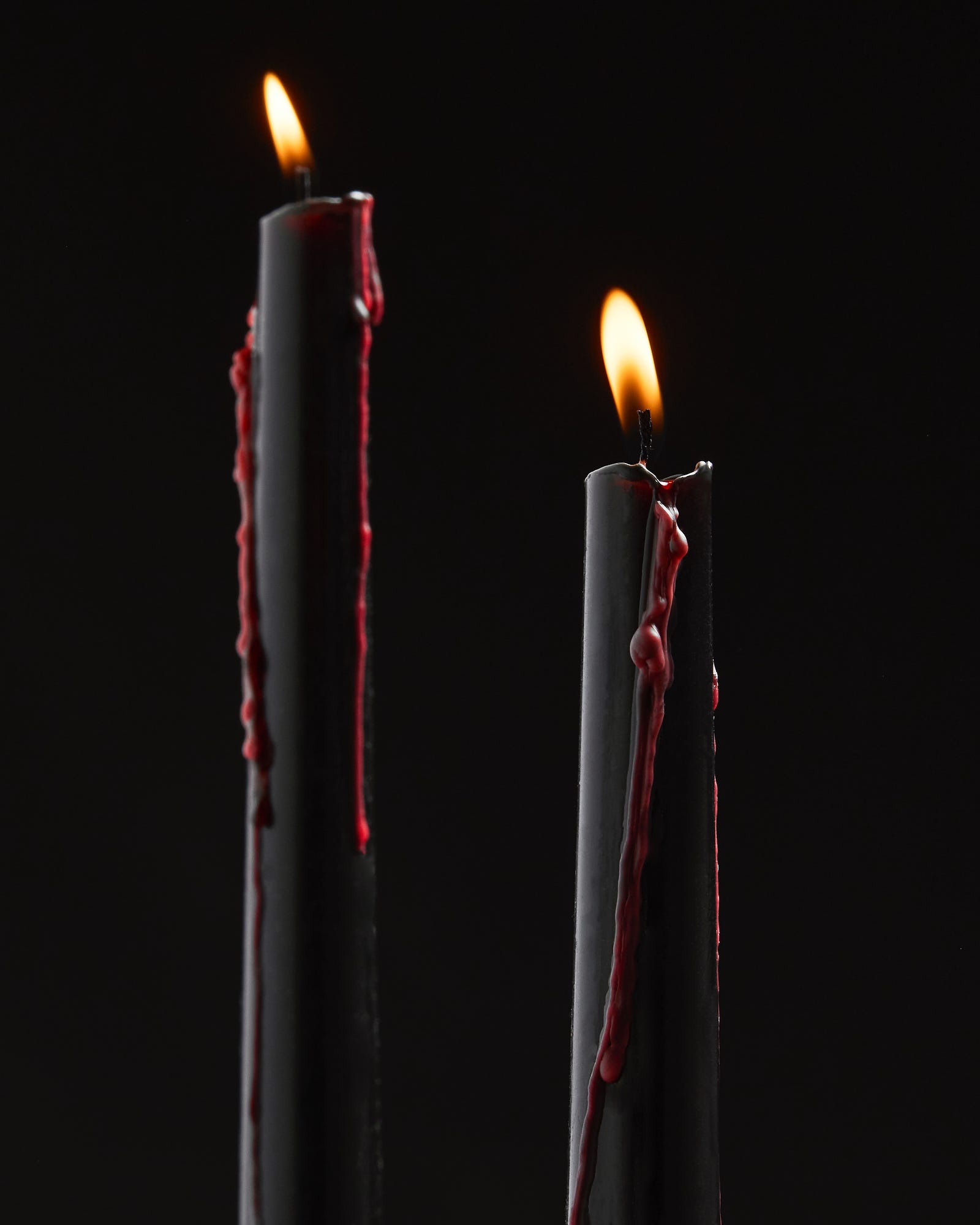 Bleeding Tapers Black & Red Unscented 2 x 25cm
