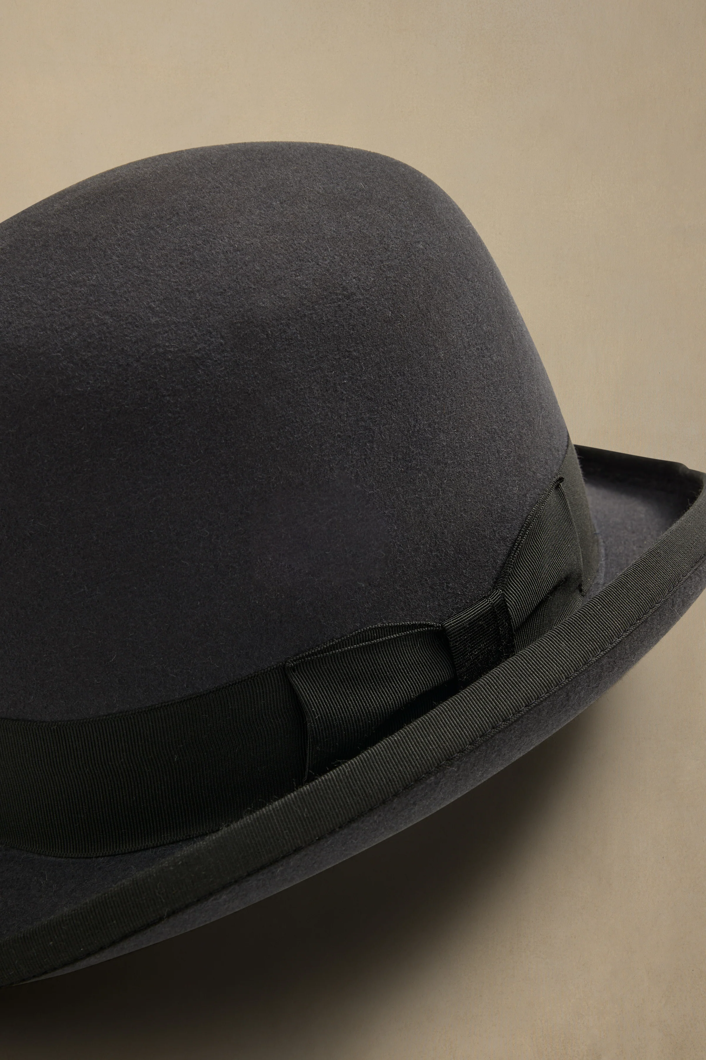 Homburg Carbon Grey