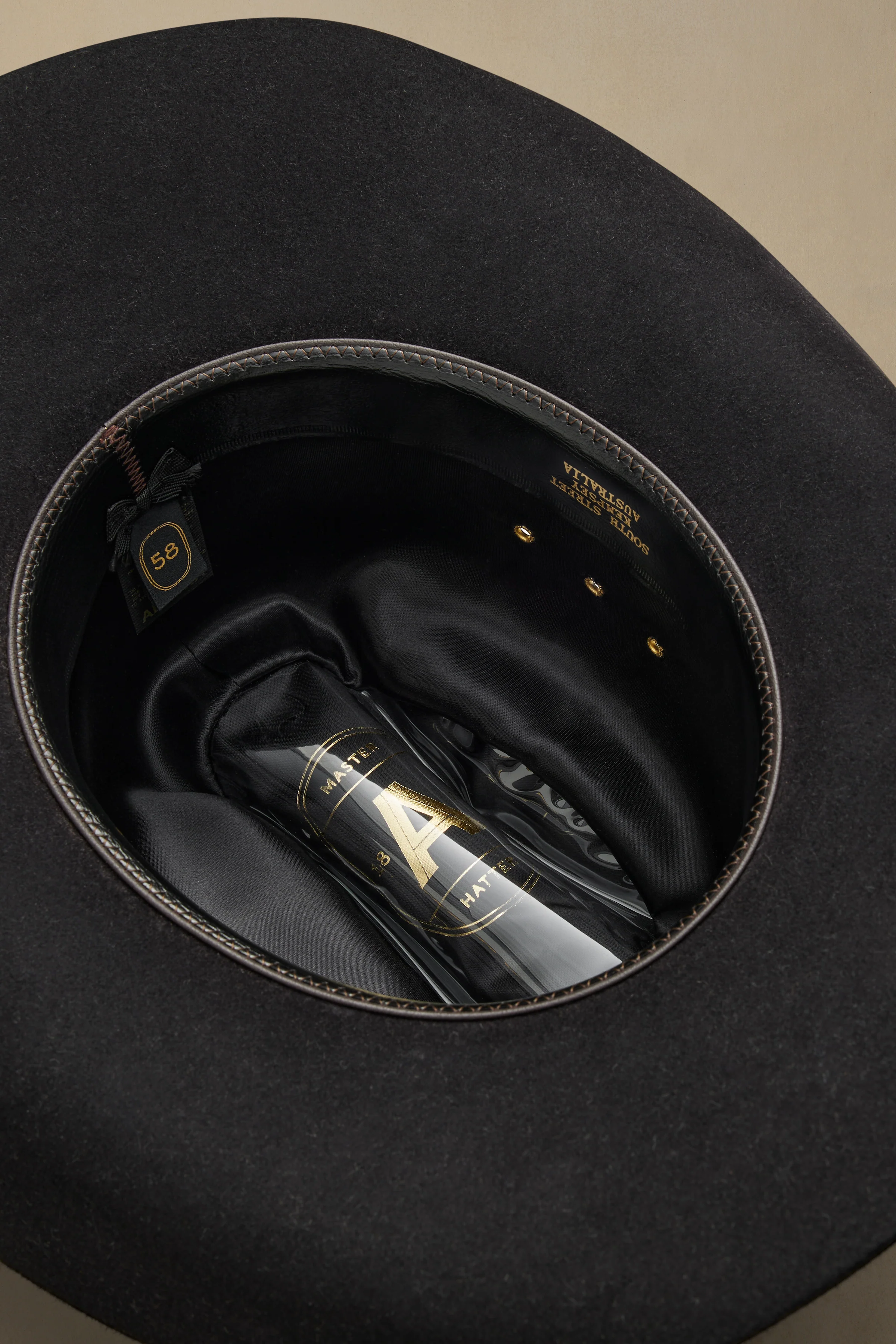 The Outback Club Black