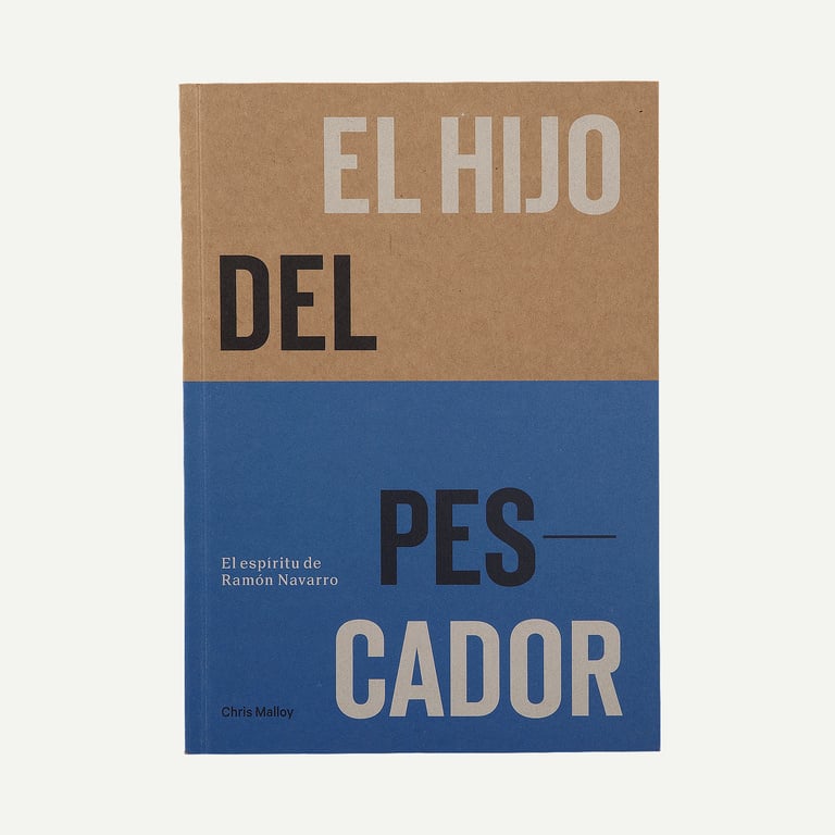 El Hijo Del Pescador Paperback Book