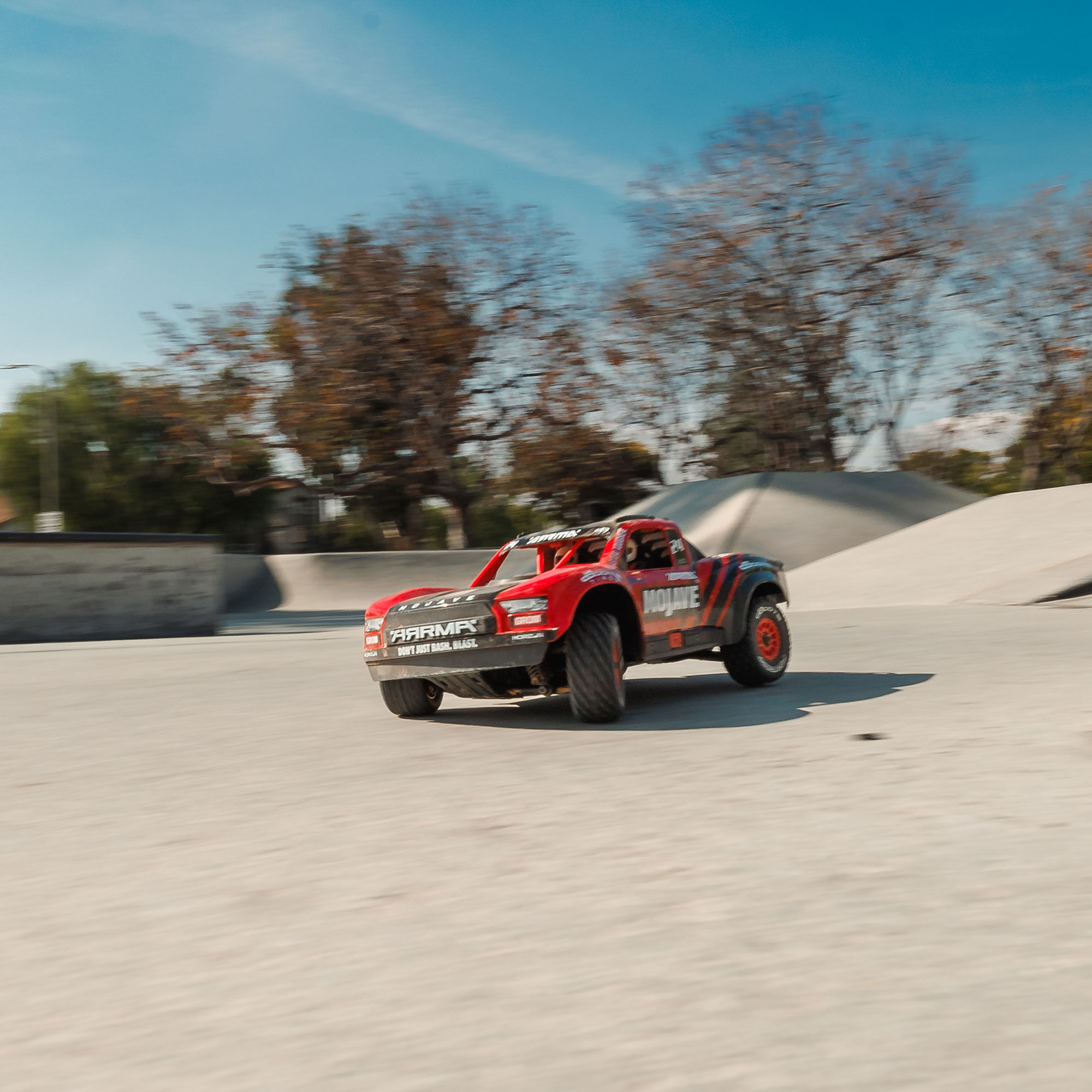 ARRMA 1/16 MOJAVE GROM 4X4 RTR Brushed Desert Truck (Battery & Charger Included), Red/Black