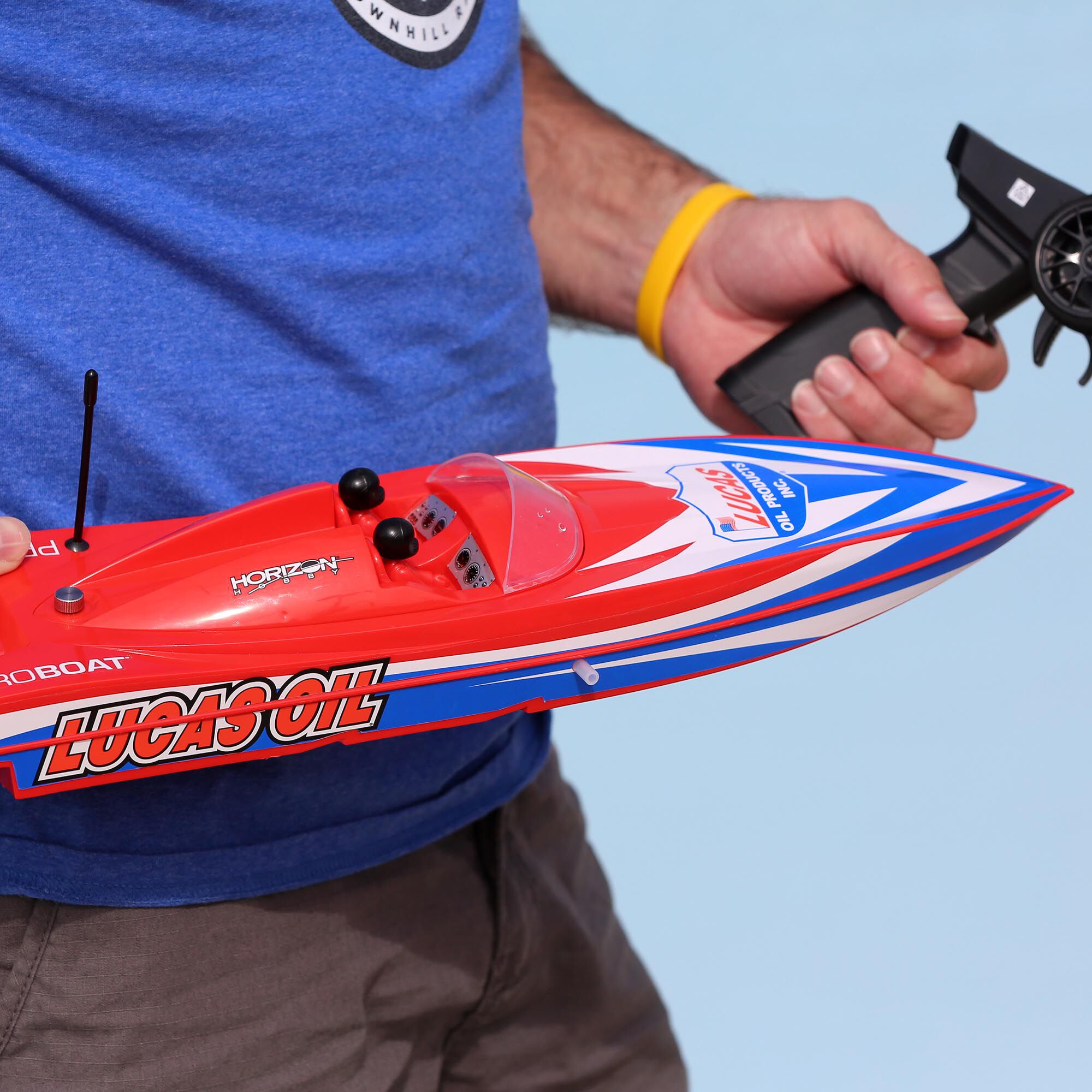 Pro Boat Lucas Oil 17" Power Boat Racer Self-Righting Deep-V RTR
