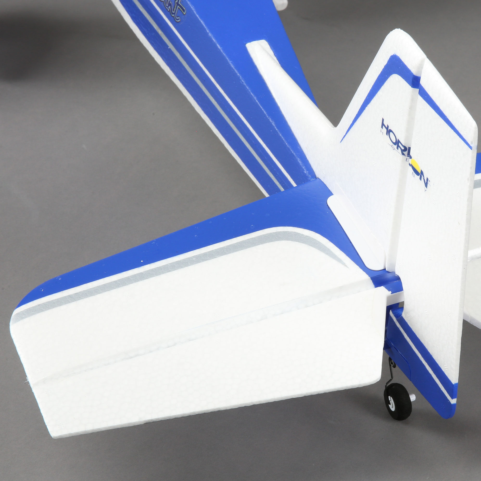 E-flite Valiant 1.3m BNF Basic with AS3X and SAFE Select