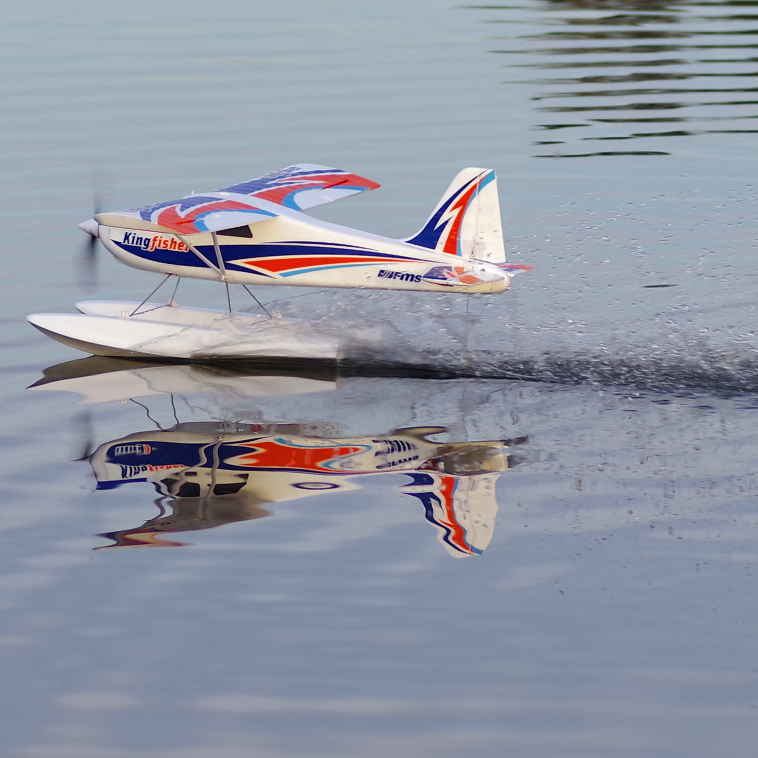 FMS Kingfisher 1400mm PNP with Reflex