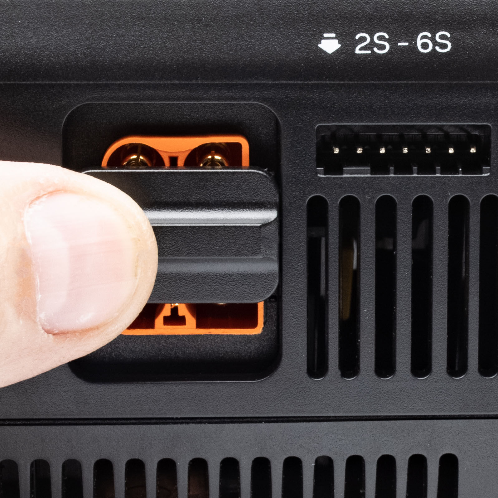 Spektrum Accessories S1200 G2 AC 1x200W Smart Charger