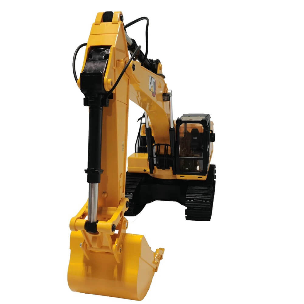 DCM/Racemasters 1/16 RC Caterpillar 320 Hydraulic Excavator