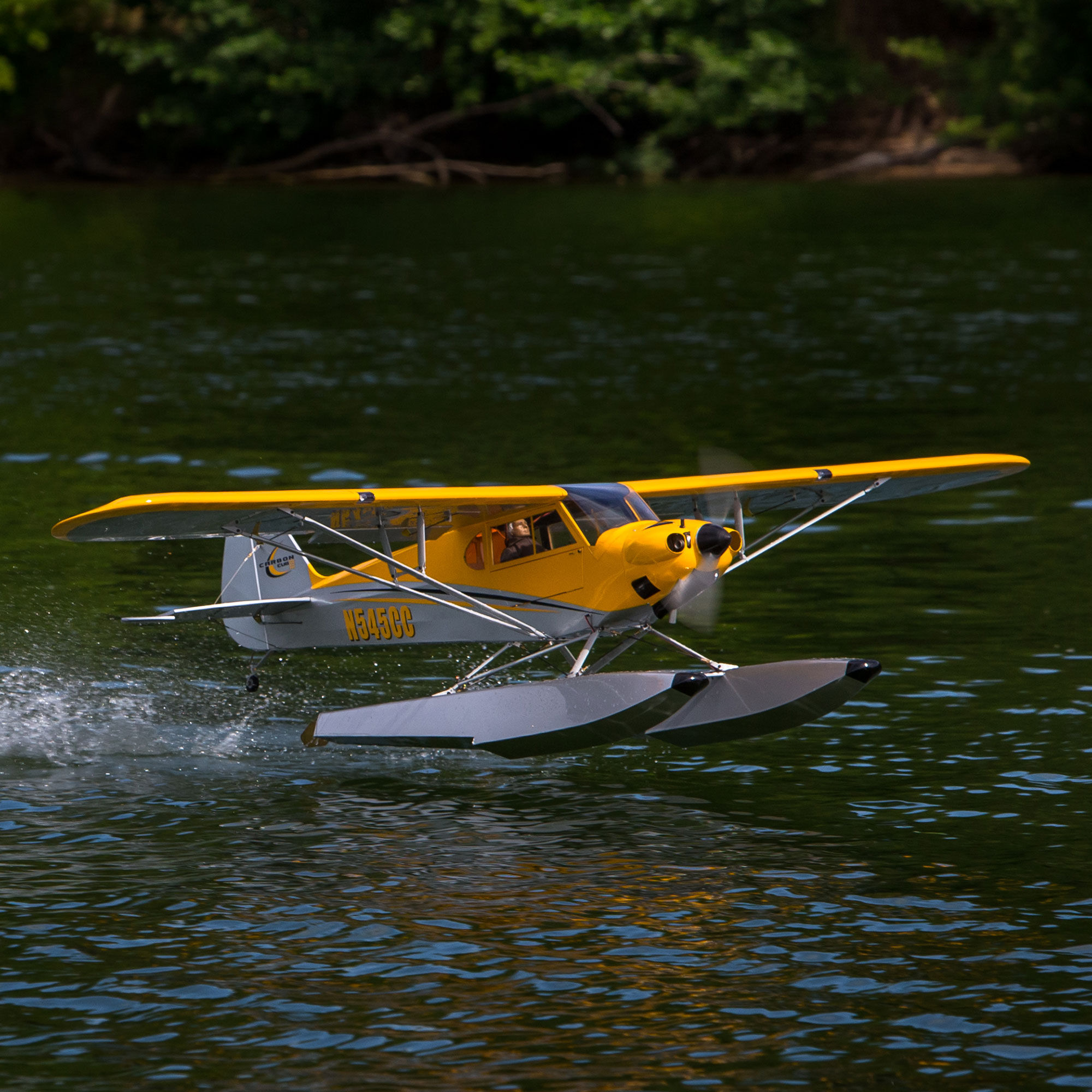 Hangar 9 Carbon Cub 15cc ARF, 90"