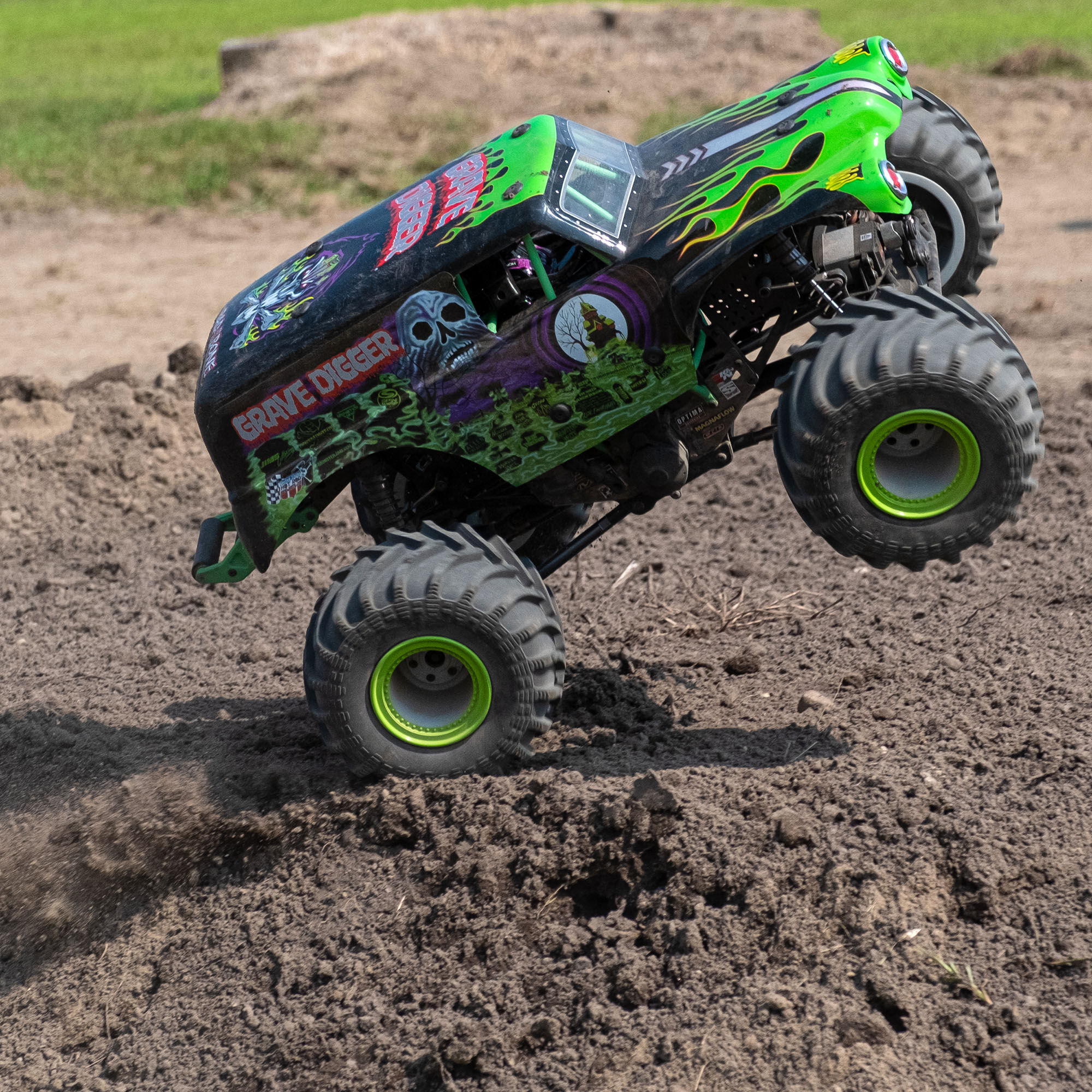 Losi 1/8 LMT 3S 4X4 RTR Brushless Monster Truck