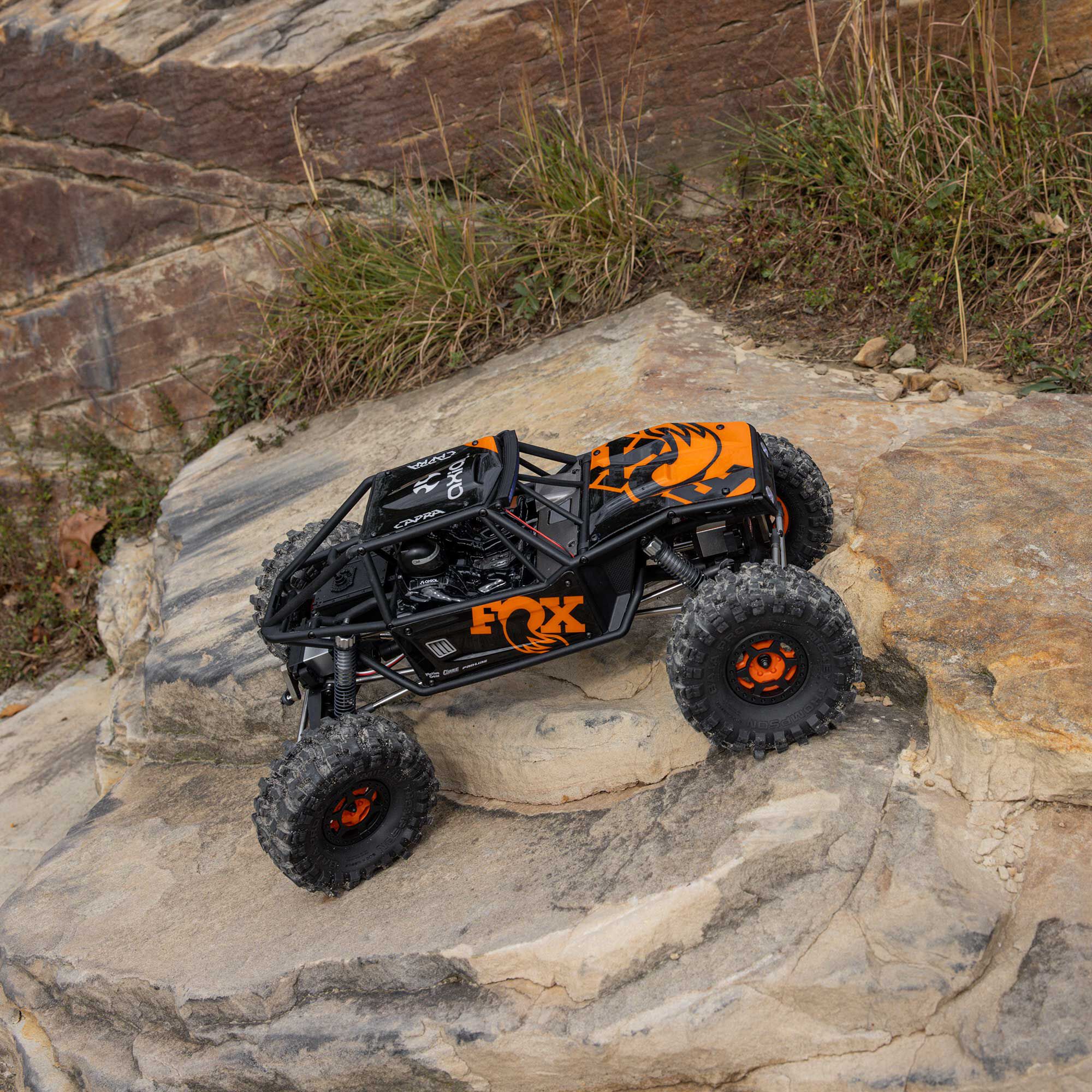 Axial 1/10 UTB10 Capra 1.9 4WS 4X4 Unlimited Trail Buggy Brushed RTR, Orange