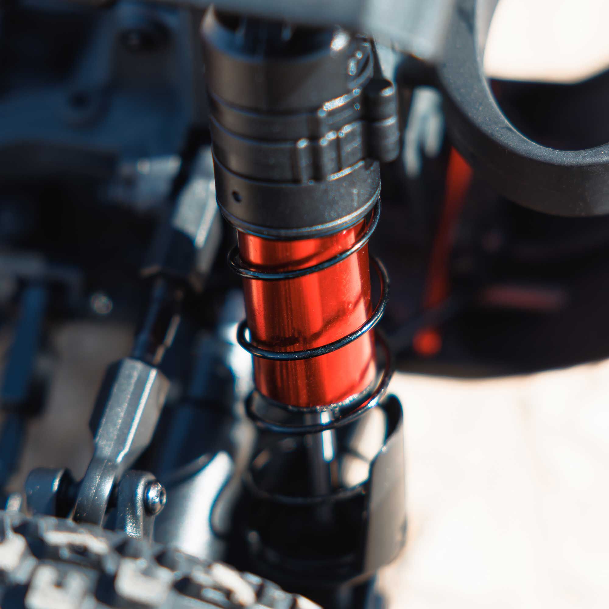 ARRMA 1/8 MOJAVE 4S 4X4 RTR Brushless Desert Truck, White/Red