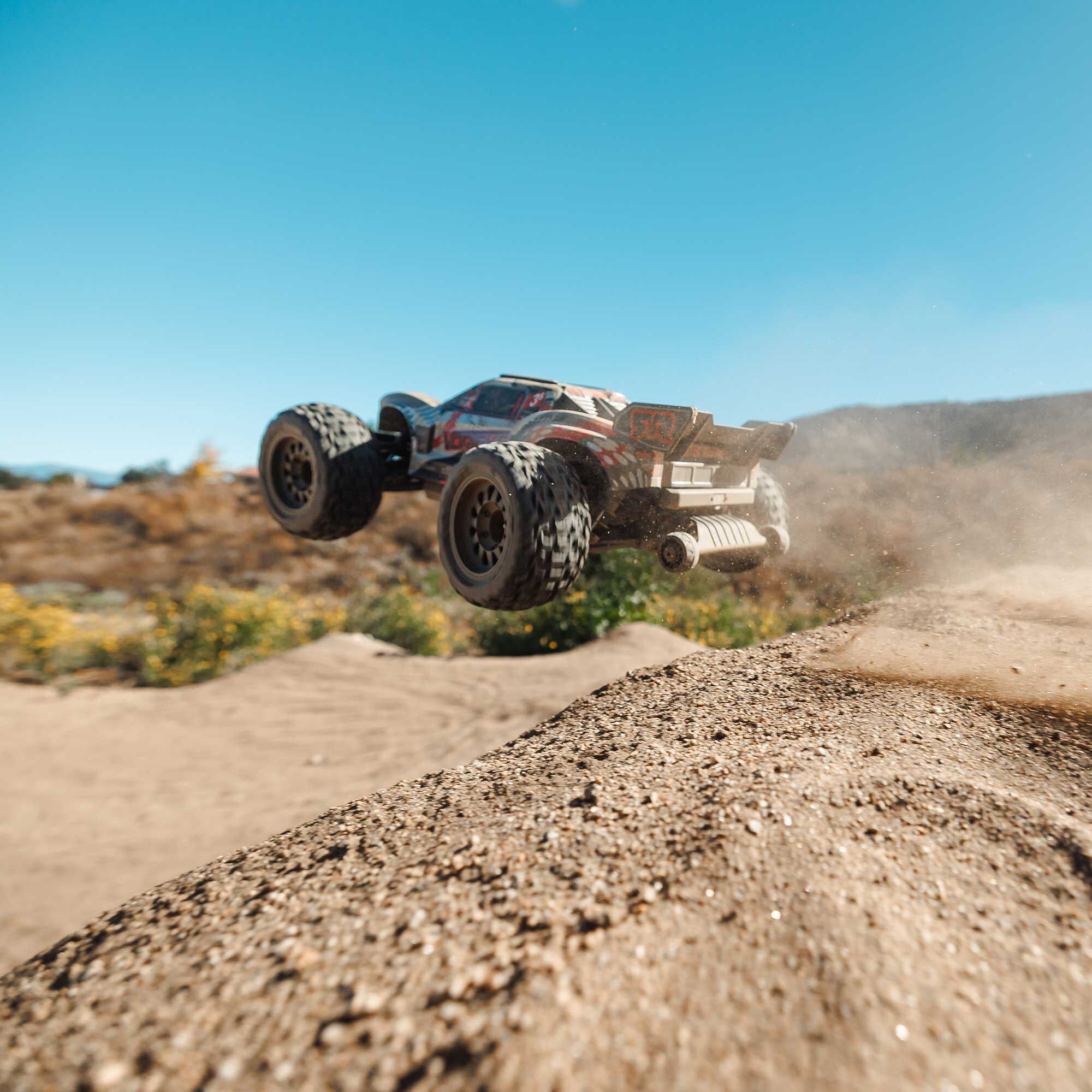 ARRMA 1/10 VORTEKS 223S DSC 4X4 RTR Brushless Stadium Truck, Red