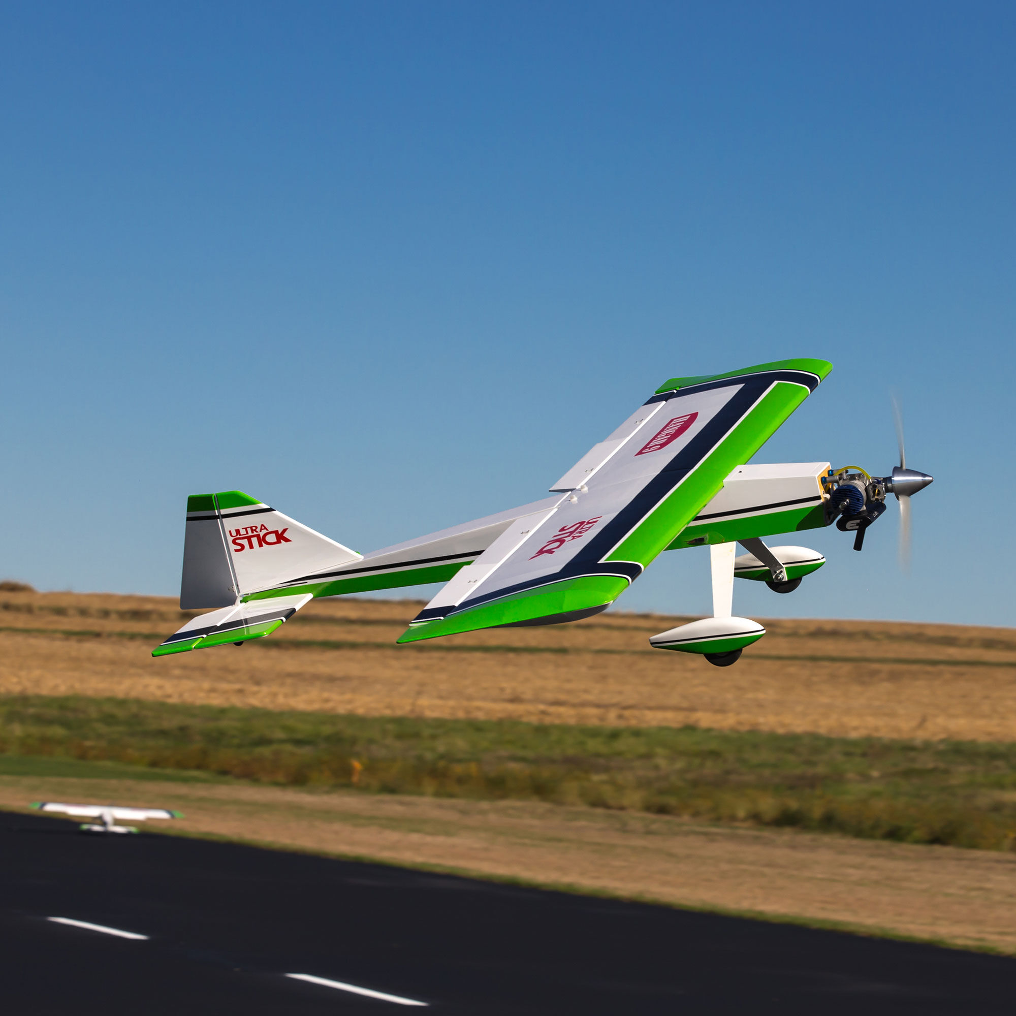 Hangar 9 Ultra Stick 30cc ARF, 81"