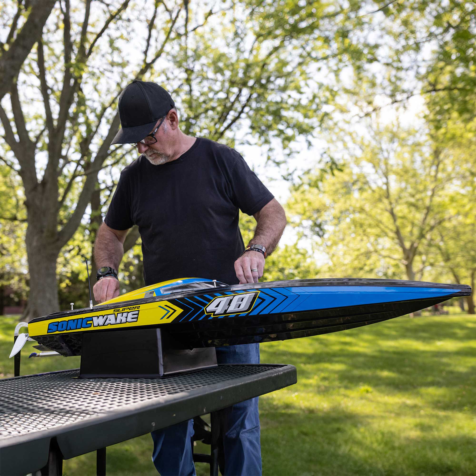 Pro Boat Super Sonicwake 48" 8S Self-Righting Brushless Deep-V RTR