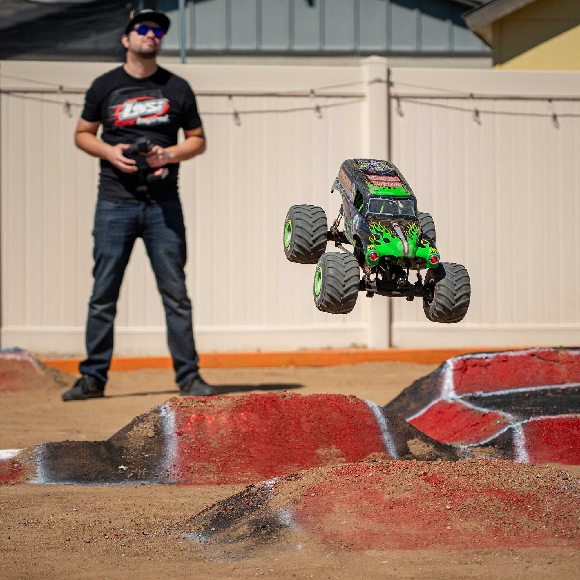 Losi 1/8 LMT 2.0 Grave Digger 4X4 Solid Axle Brushless Monster Truck RTR, Green