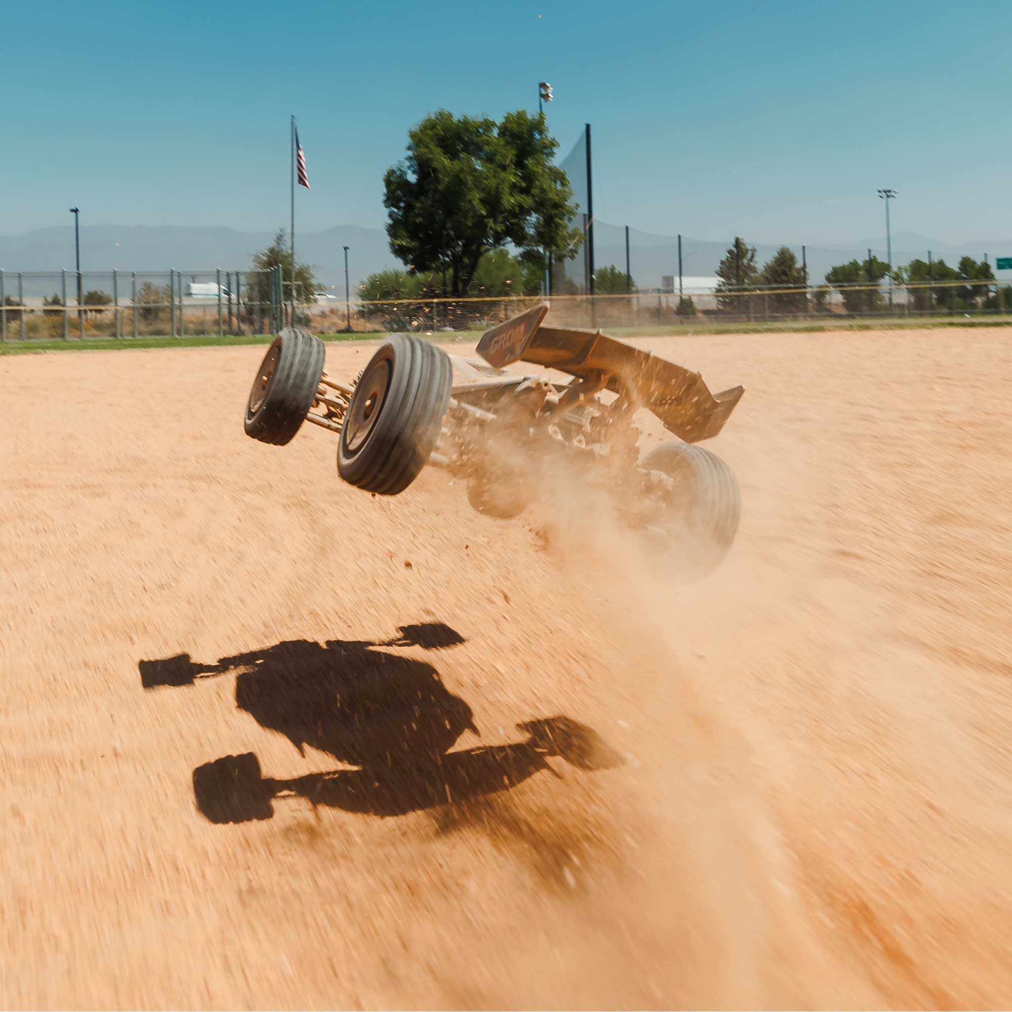 ARRMA 1/14 TYPHON GROM 223S DSC 4X4 RTR Brushless Buggy, Silver