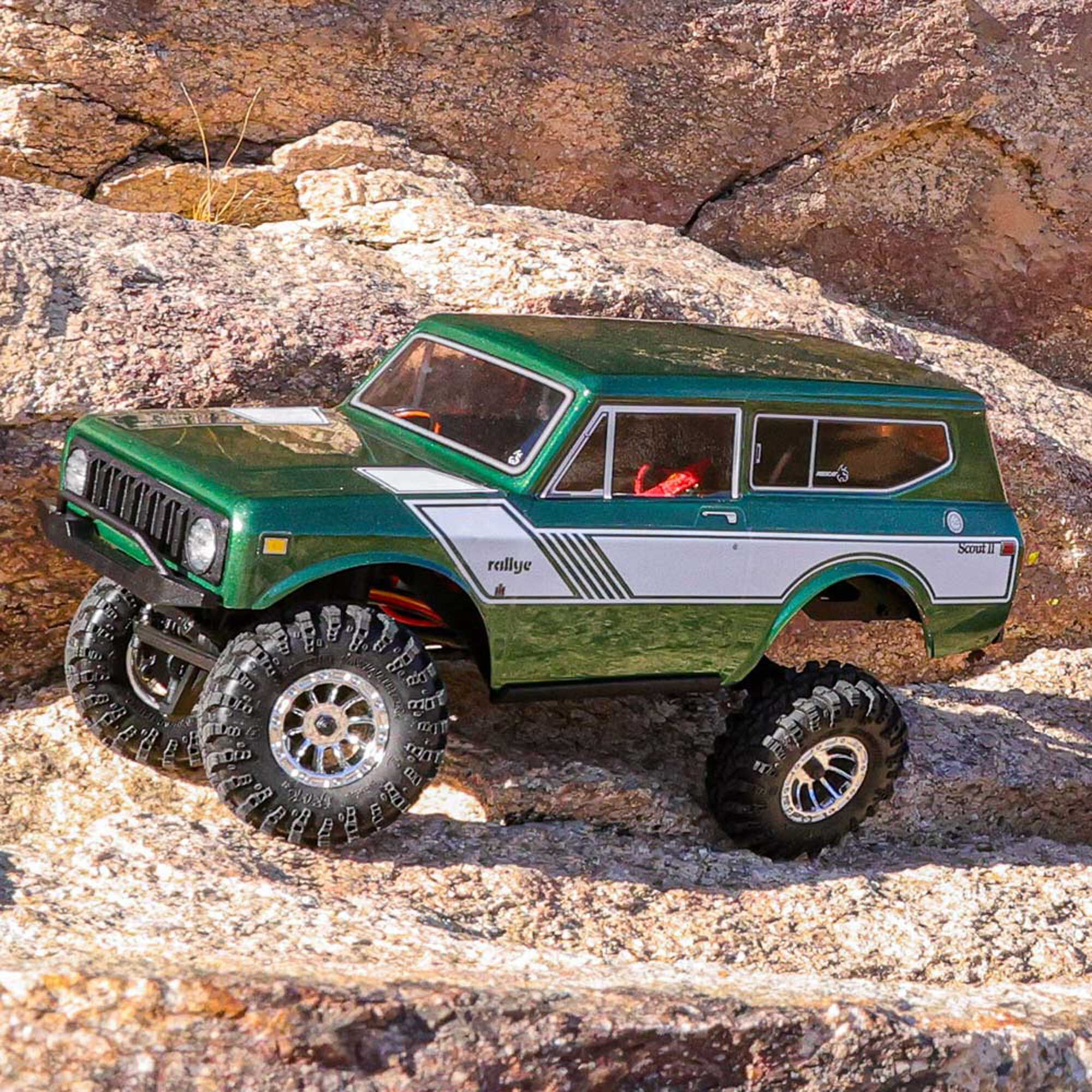 Redcat Racing 1/18 Ascent-18 International Scout II 4x4 Rock Crawler RTR, Green
