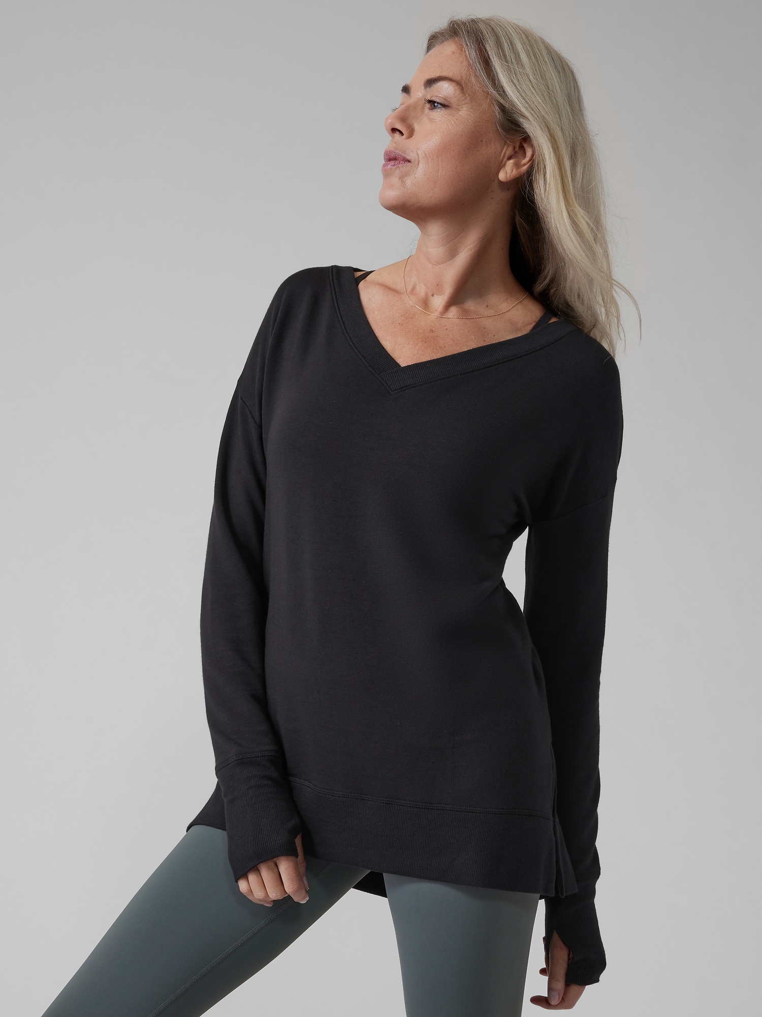 Coaster Luxe V Sweatshirt