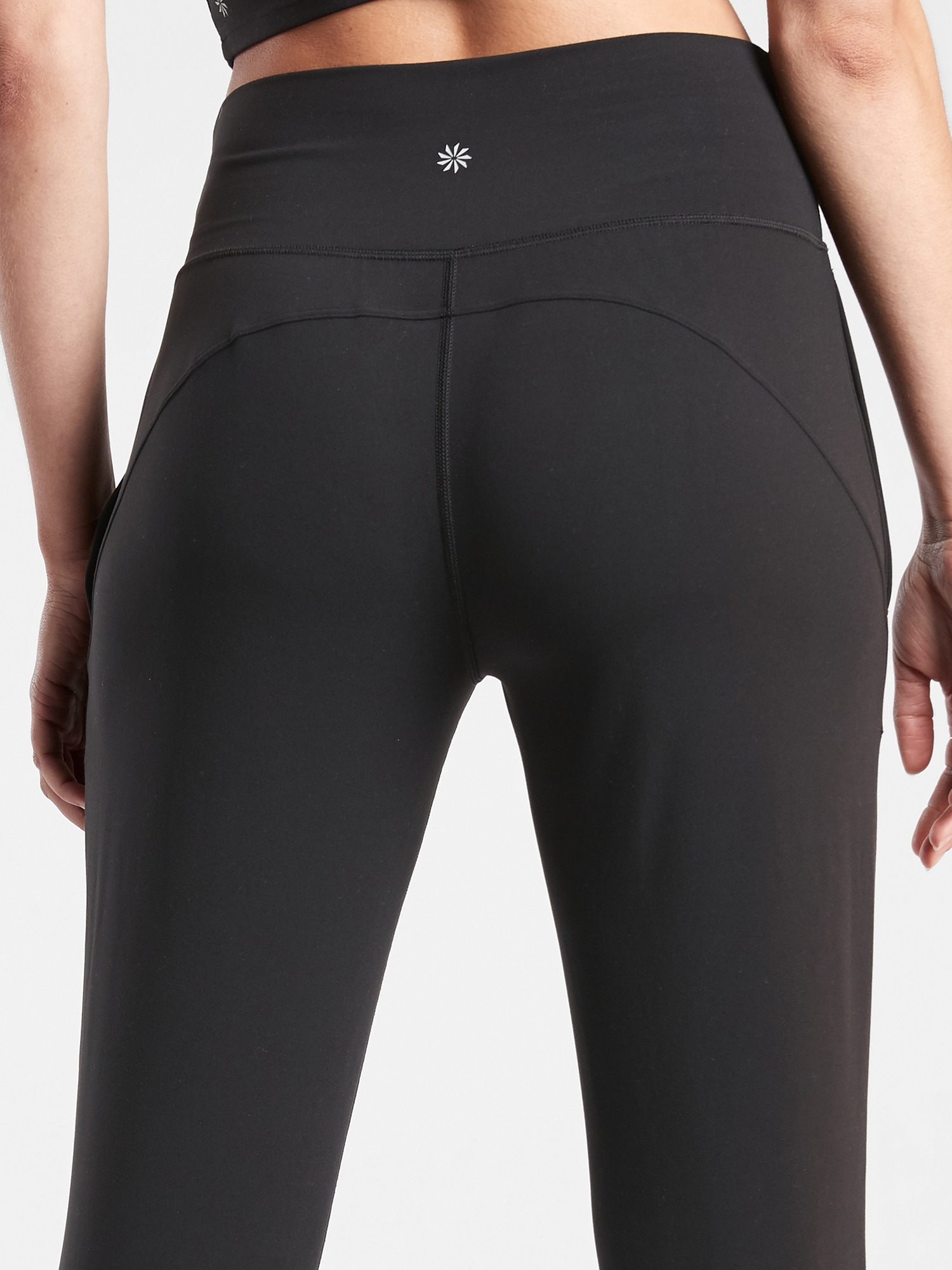 Salutation Crop Jogger