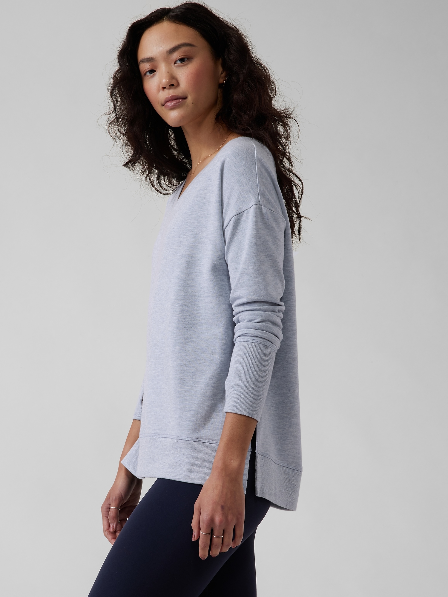 Coaster Luxe V Sweatshirt