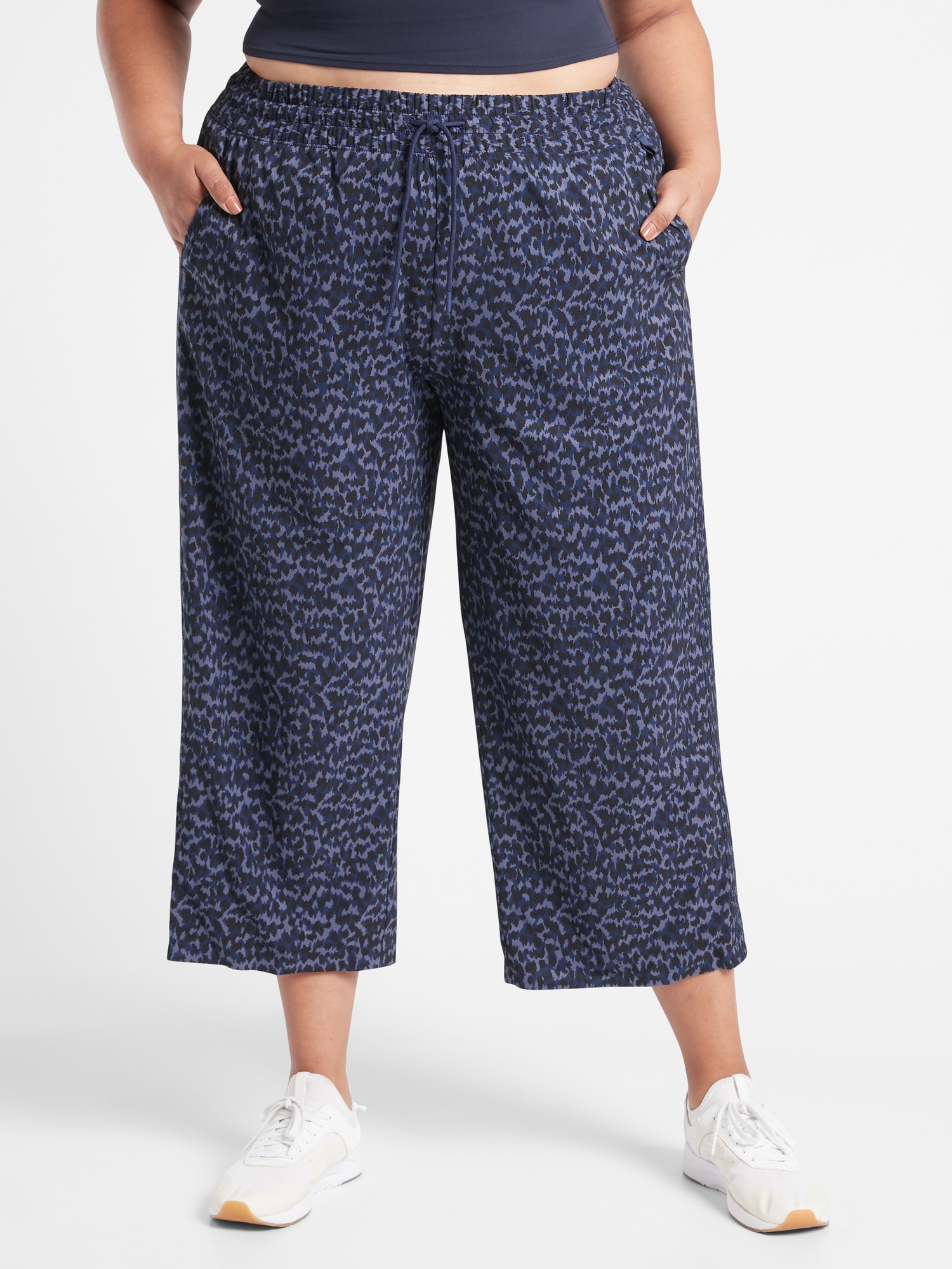 Avenue Wide Leg Crop Pant