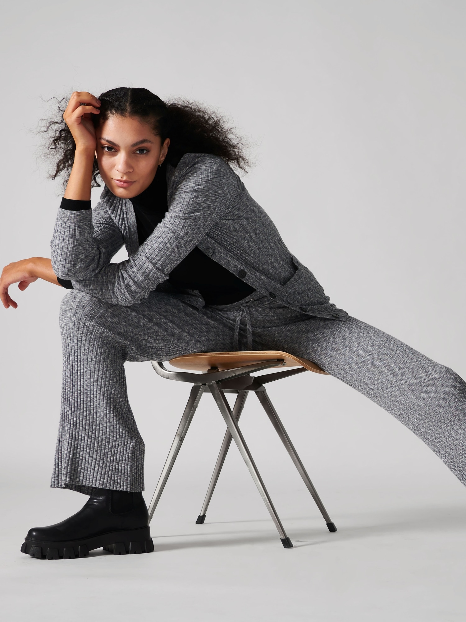 Revolve Seamless Cardigan