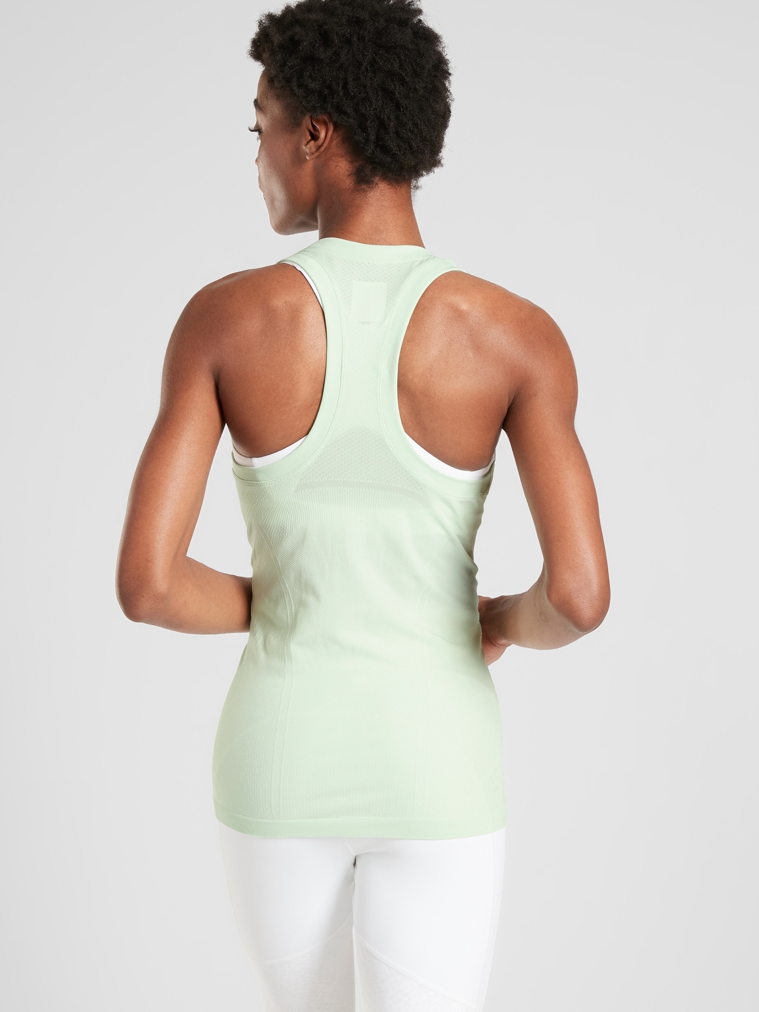 Momentum Seamless Tank