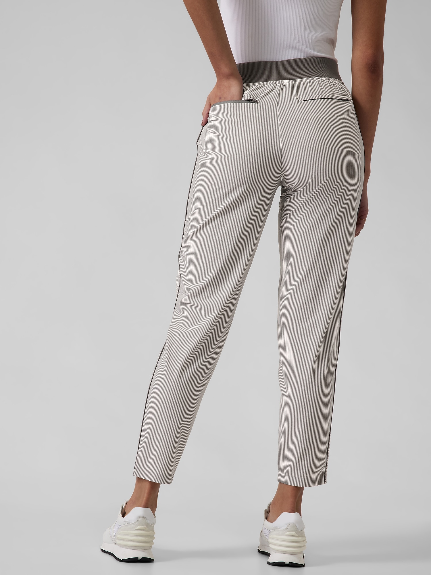 Brooklyn Textured Ankle Pant