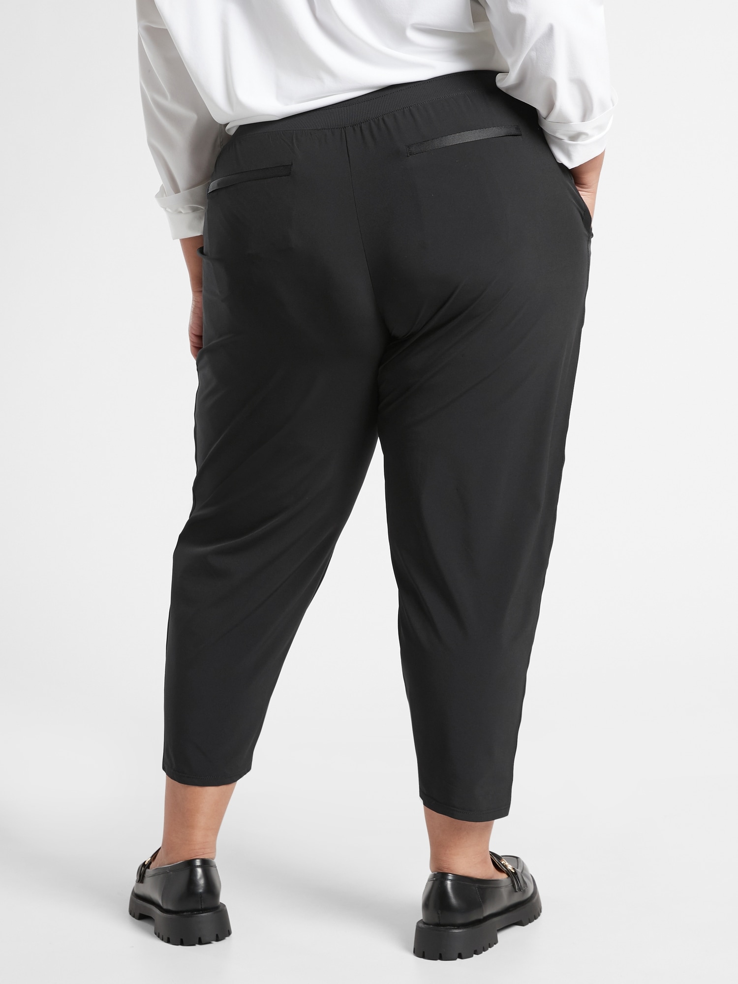 Nolita Slim Tapered Crop Pant