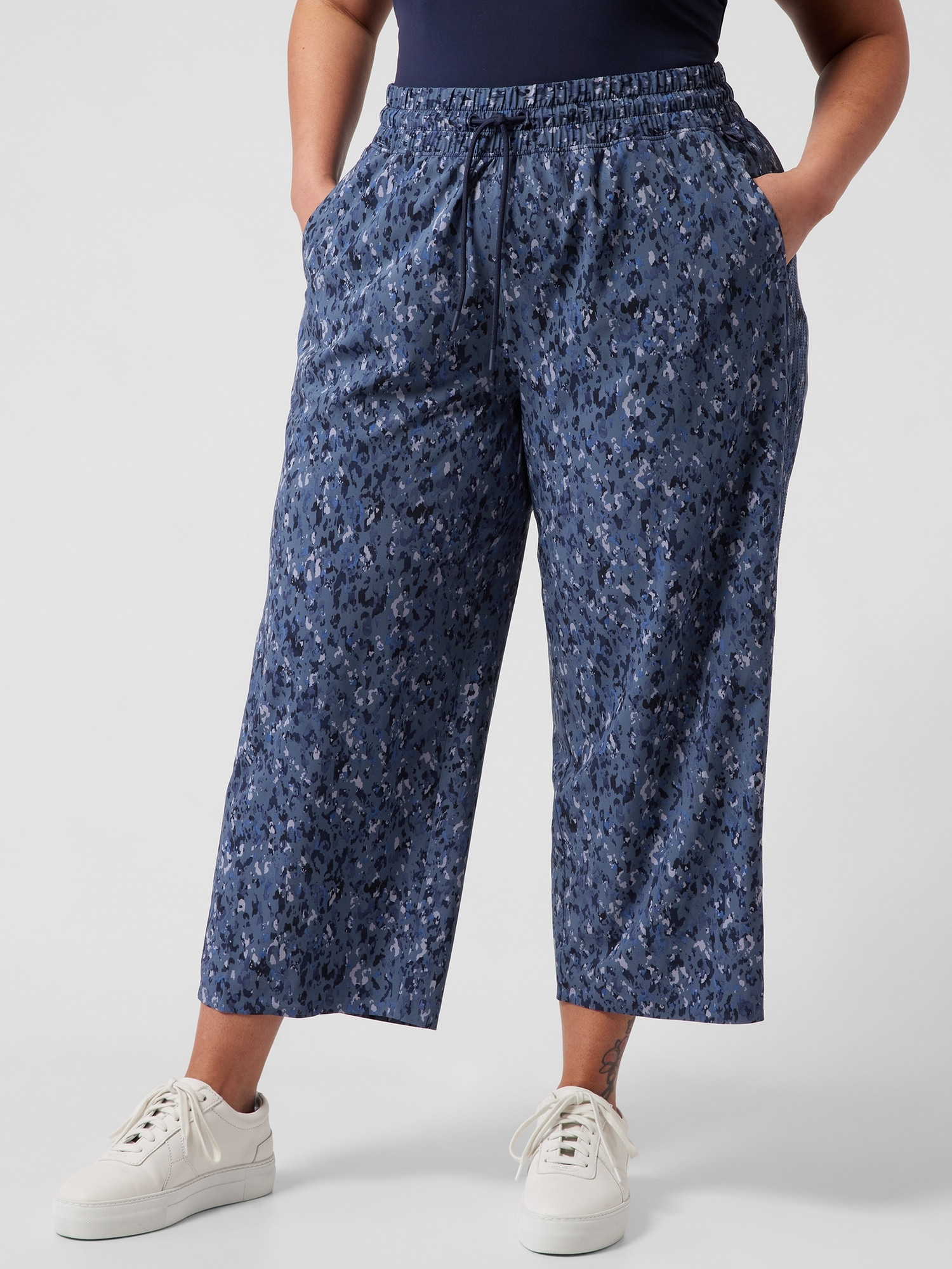 Avenue Wide Leg Crop Pant