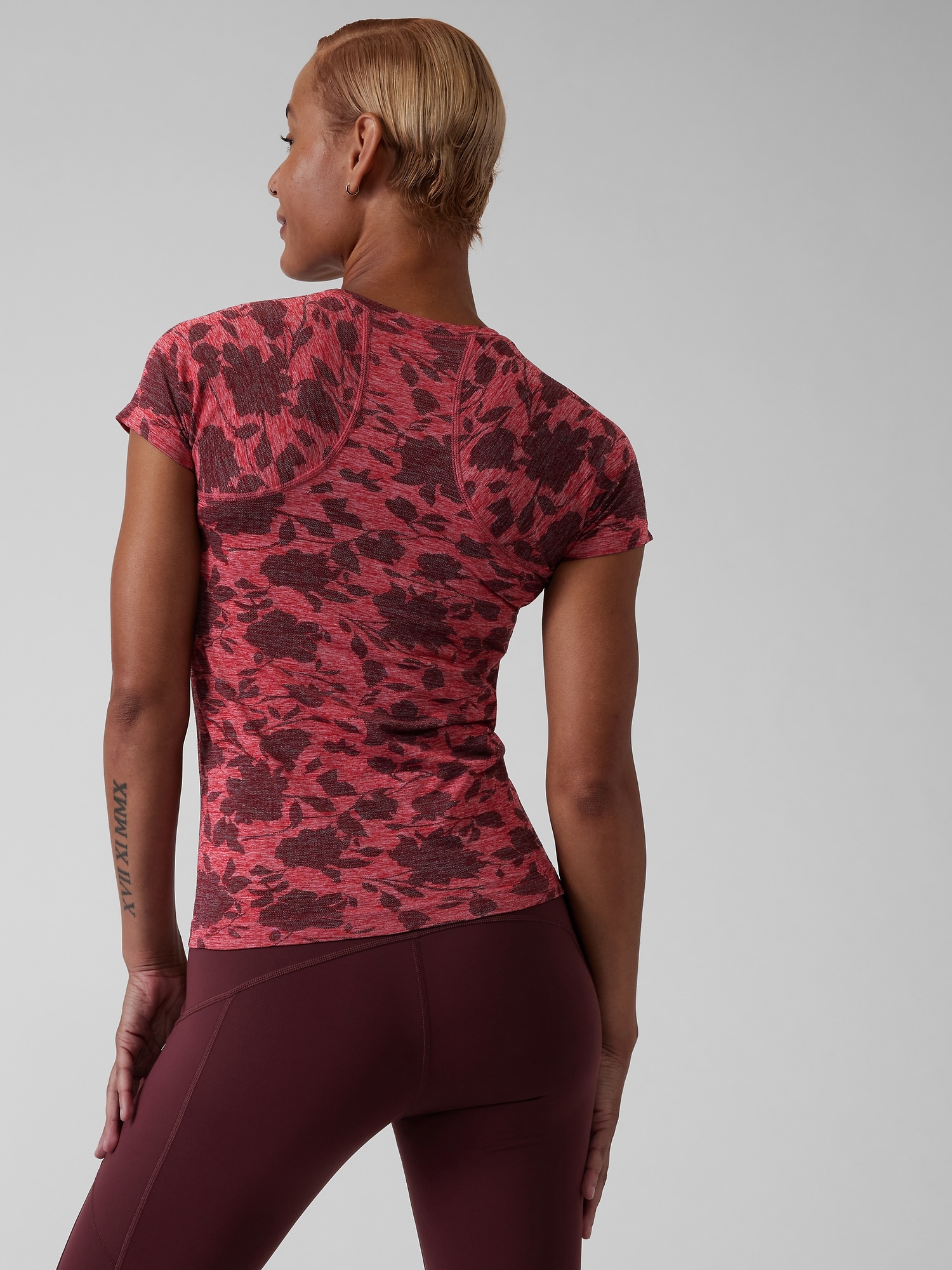 Momentum Seamless Tee